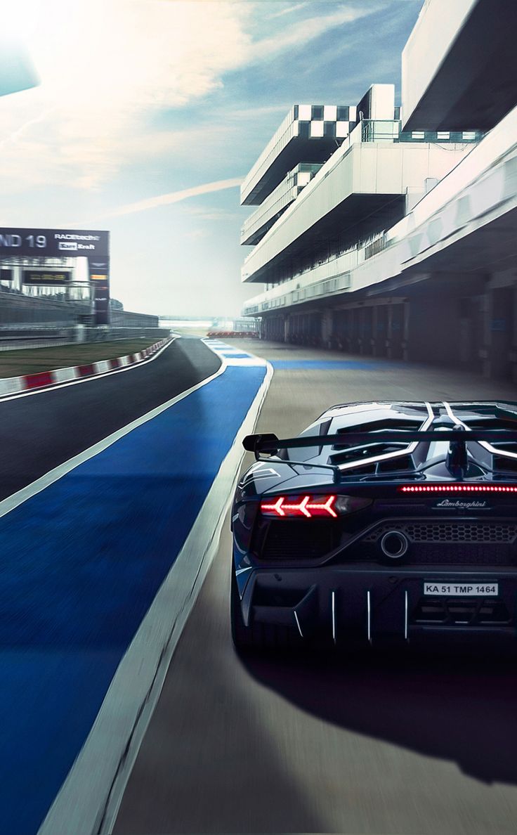 Lamborghini Aventador SVJ, race track