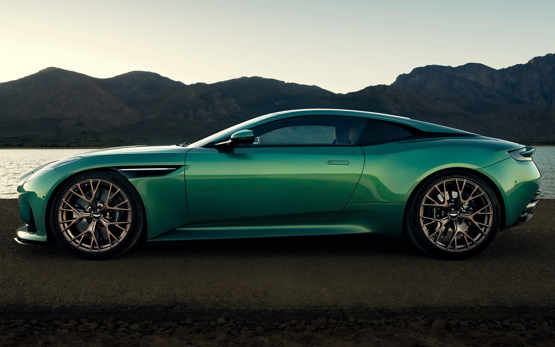 2023 Aston Martin DB12