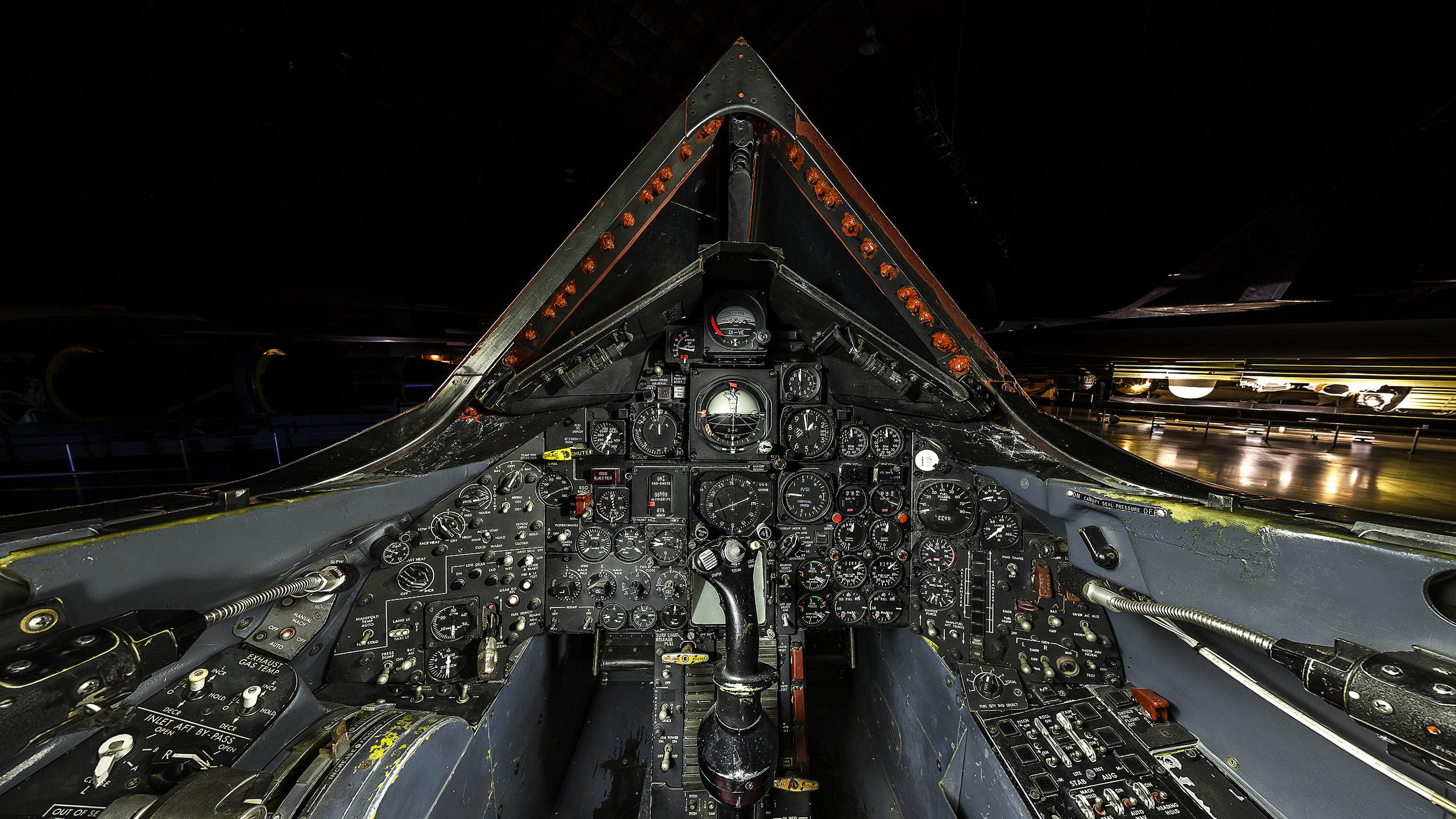 SR 71 Cockpit [2560x1440]
