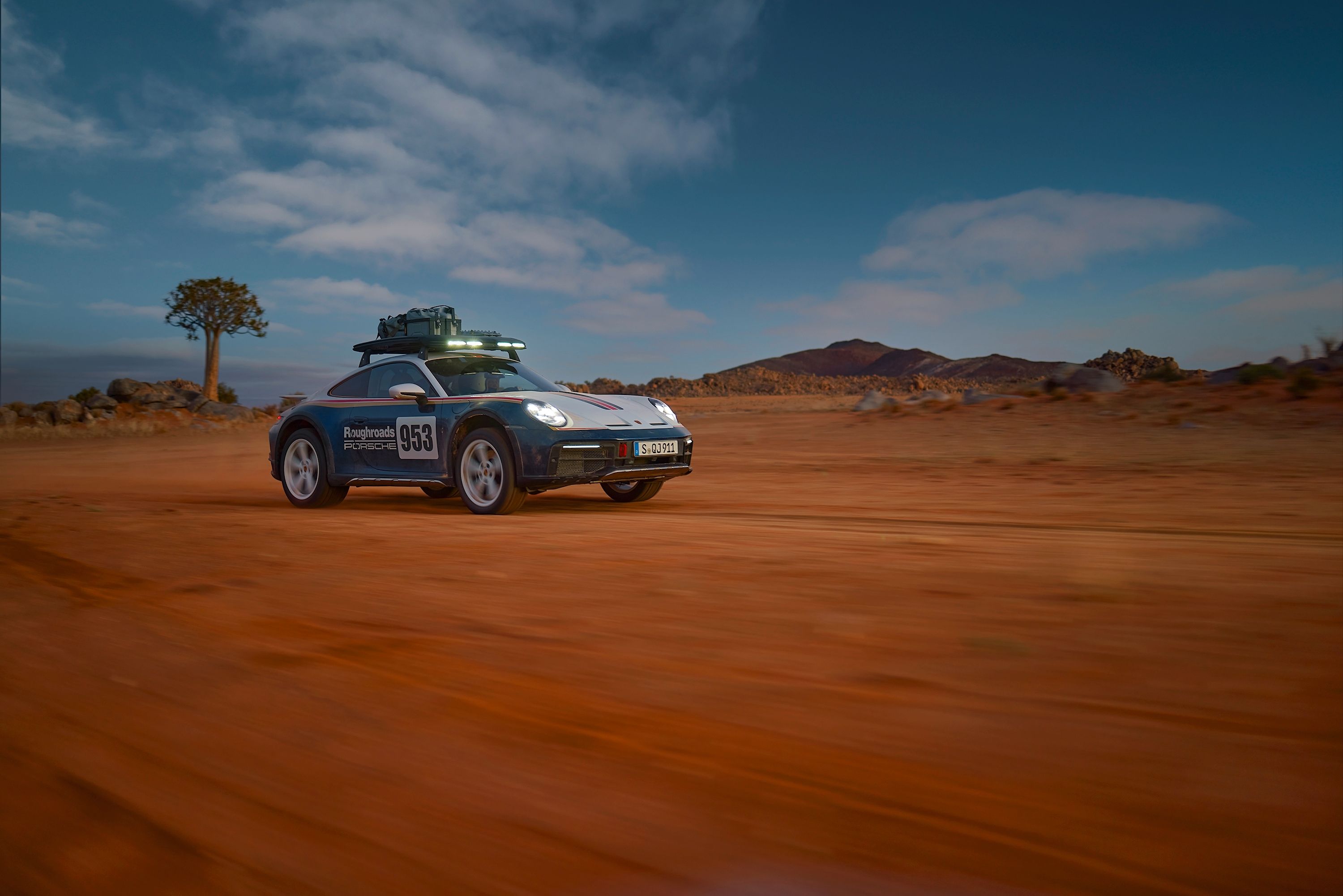 2023 Porsche 911 Dakar