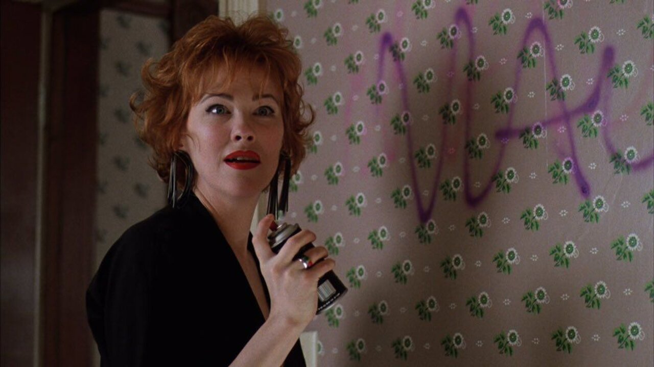 In defense of Beetlejuice's Delia Deetz