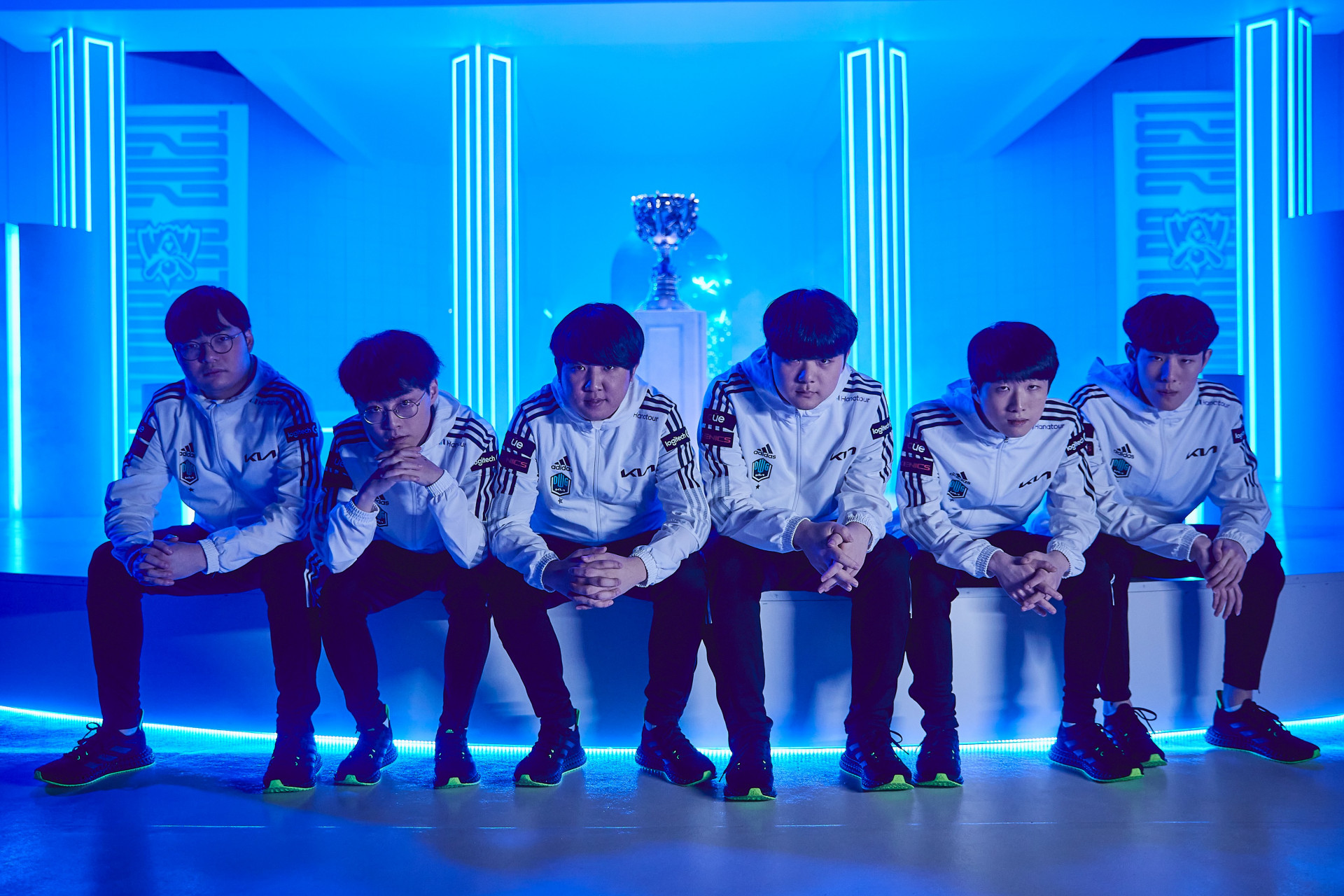 DWG KIA is the first team to qualify