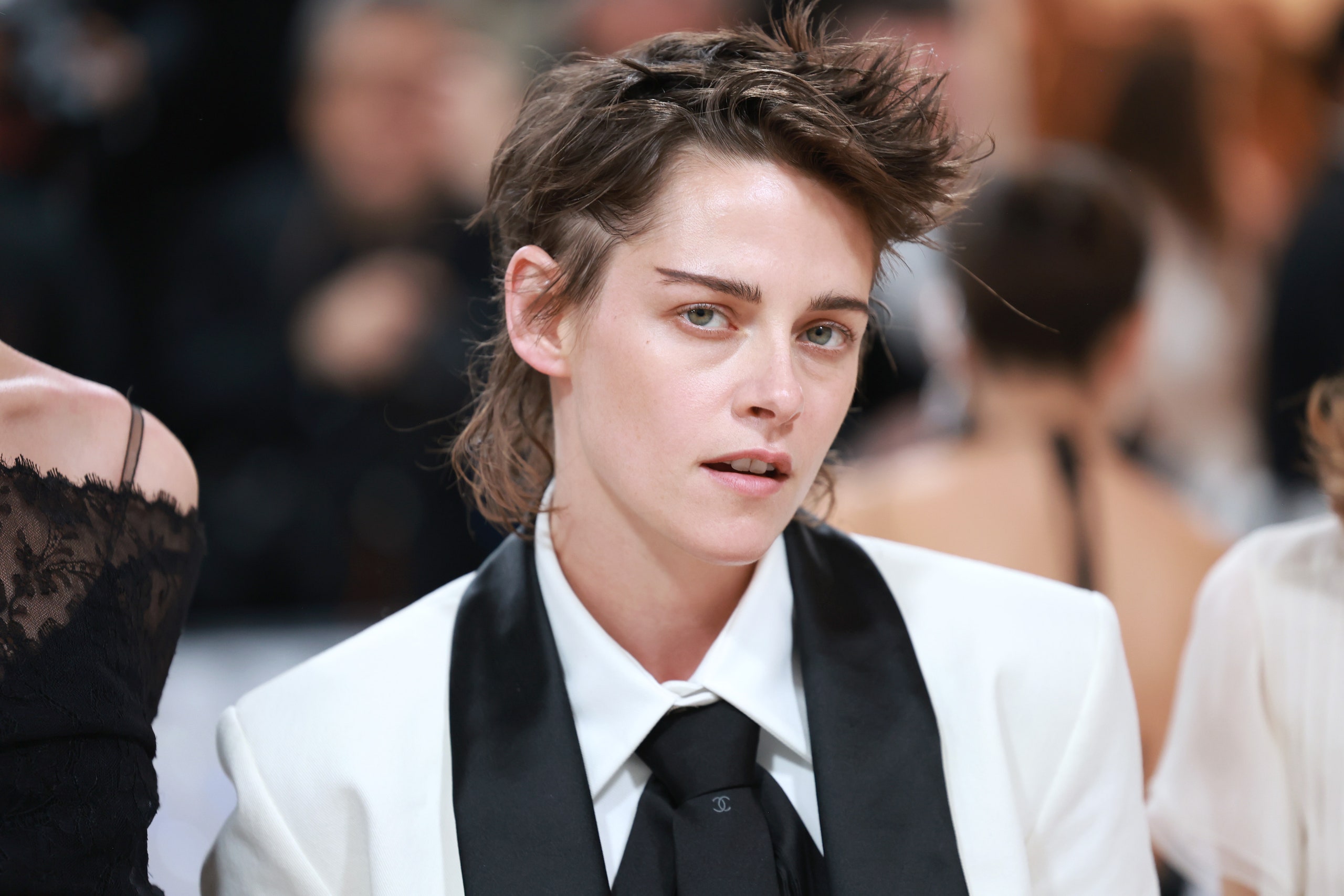 Kristen Stewart Paired Her Chanel Suit