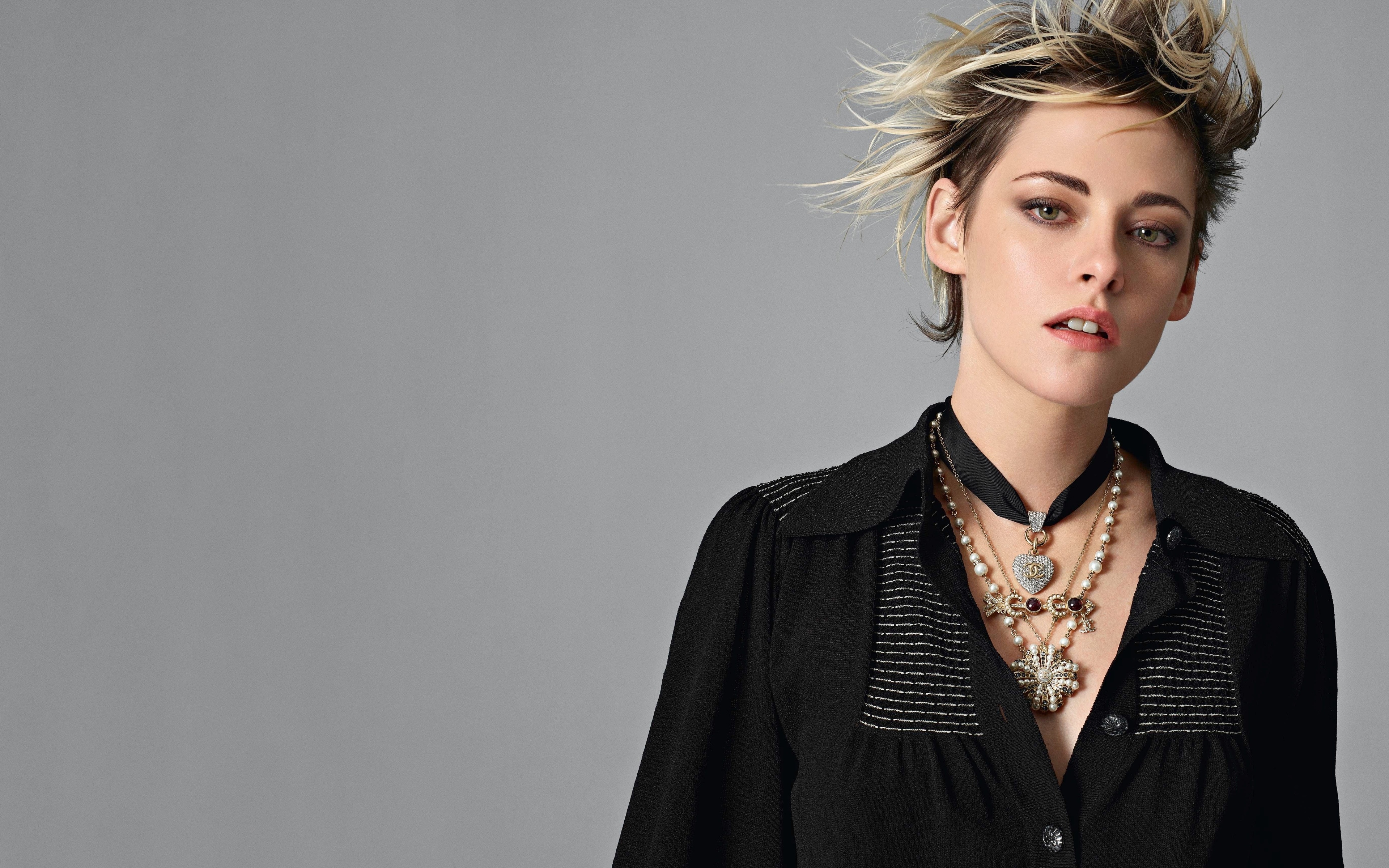 HD desktop wallpaper: Kristen Stewart