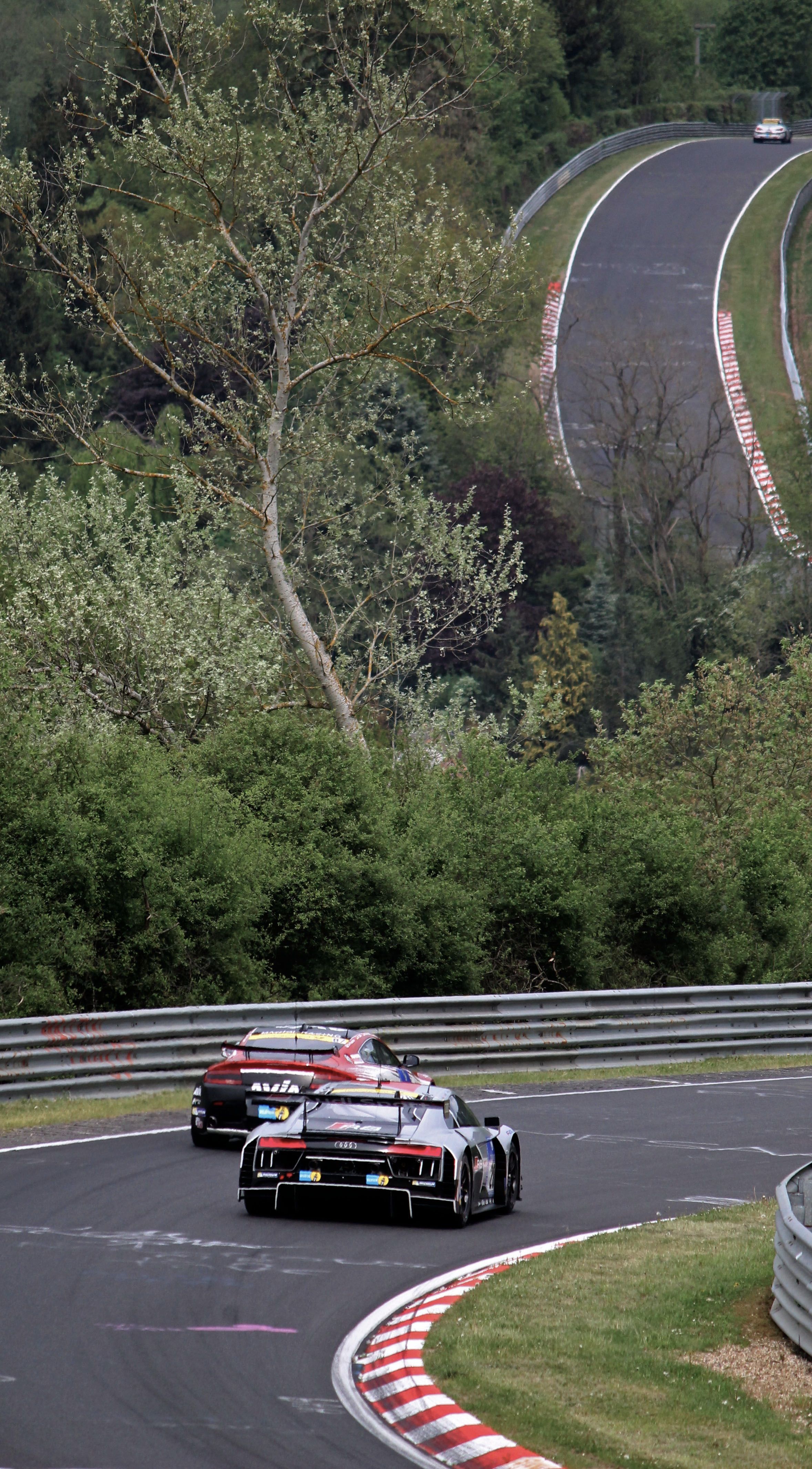 atmosphere. Racebanen, Achtergronden