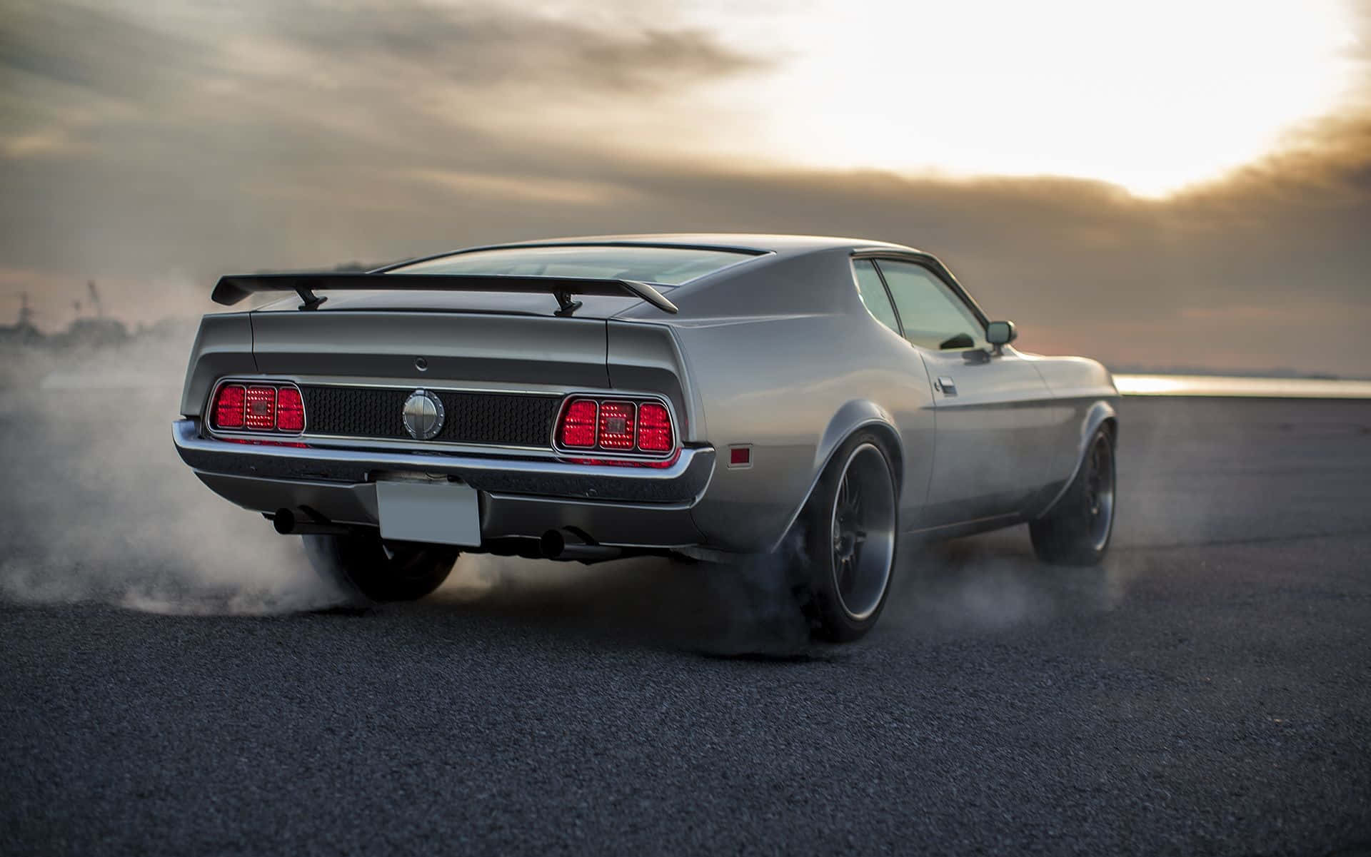 Download Sleek Ford Mustang Mach 1