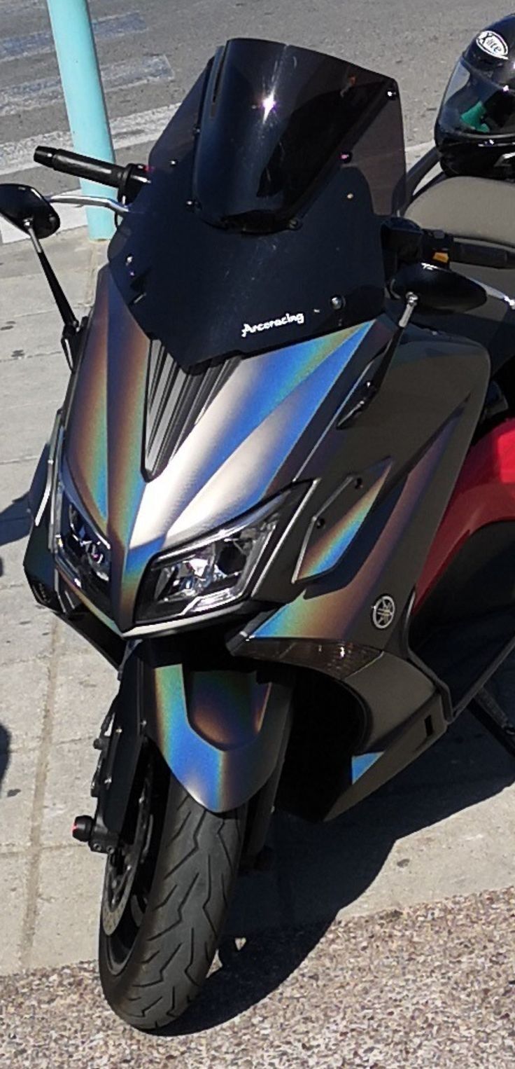 Yamaha scooter, iPhone