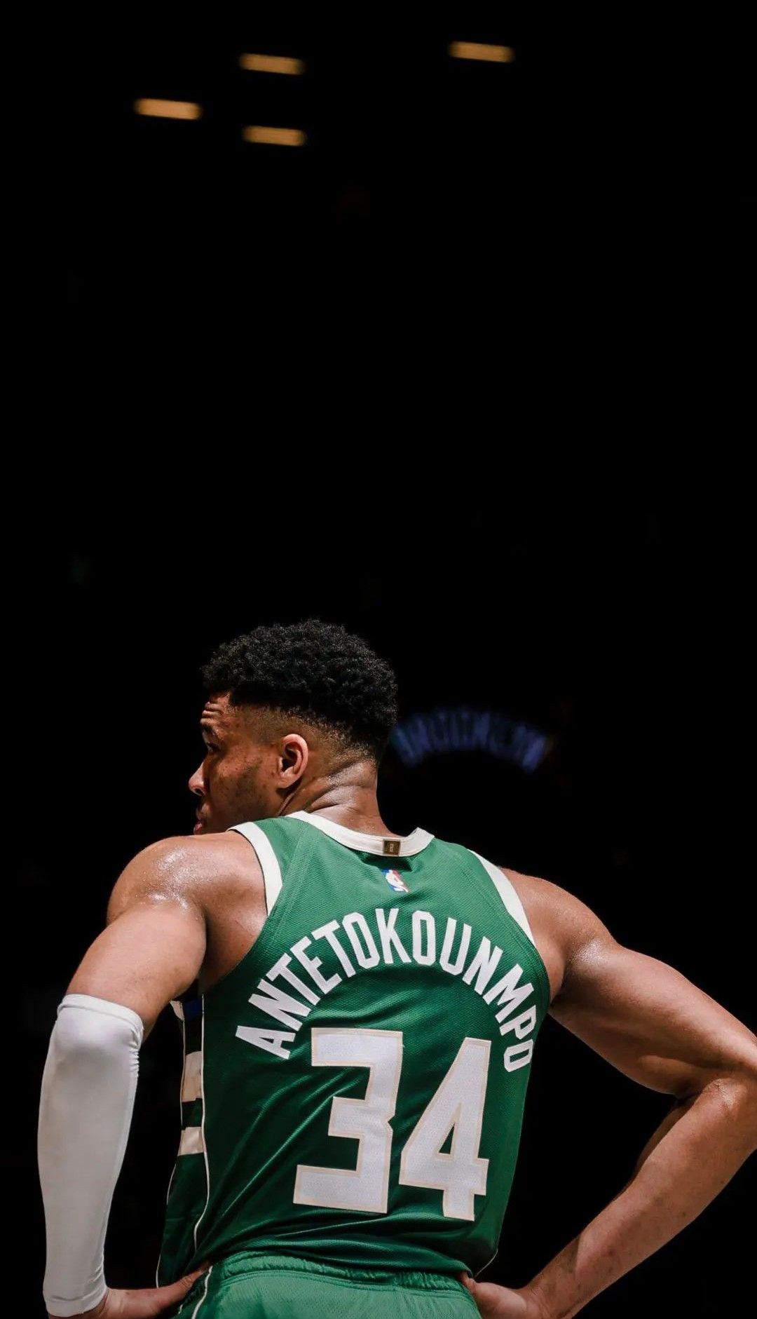 Giannis Antetokounmpo wallpaper