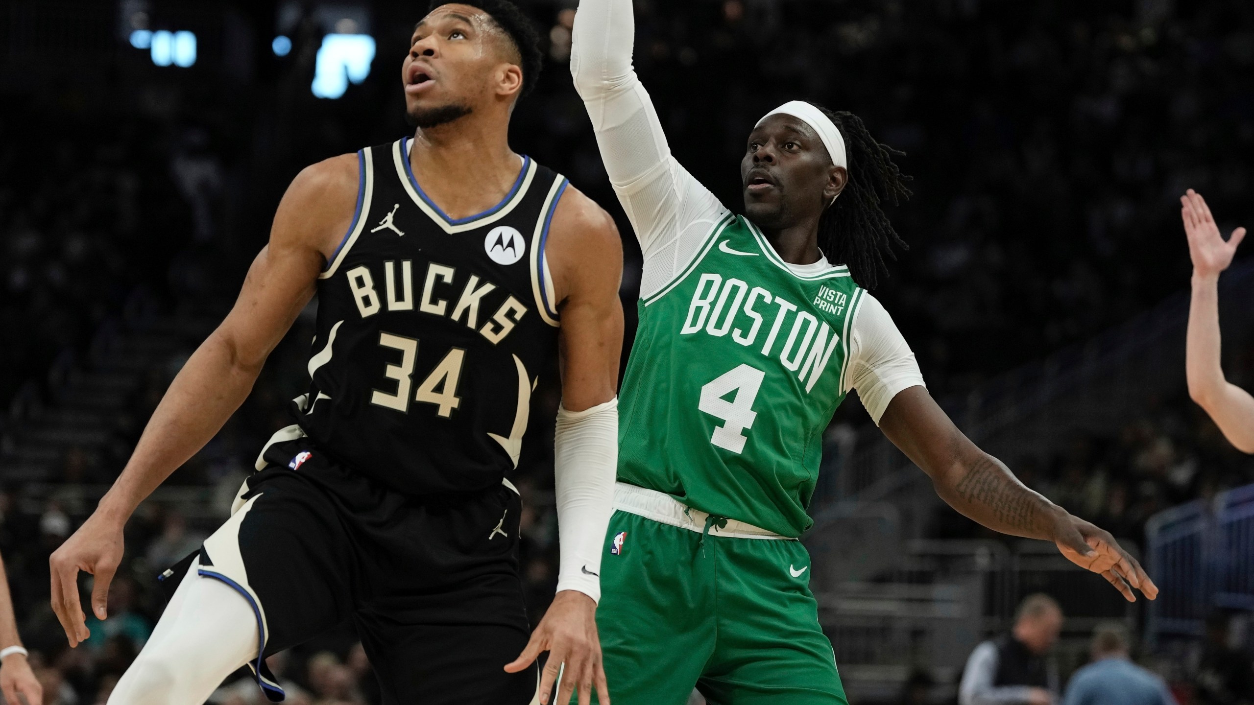 Antetokounmpo leaves Bucks' game
