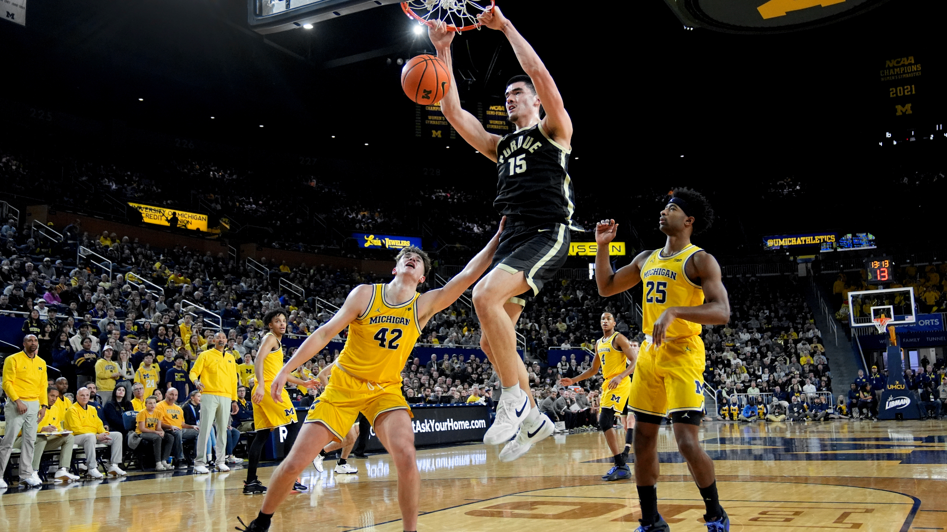 Zach Edey matches season high with 35