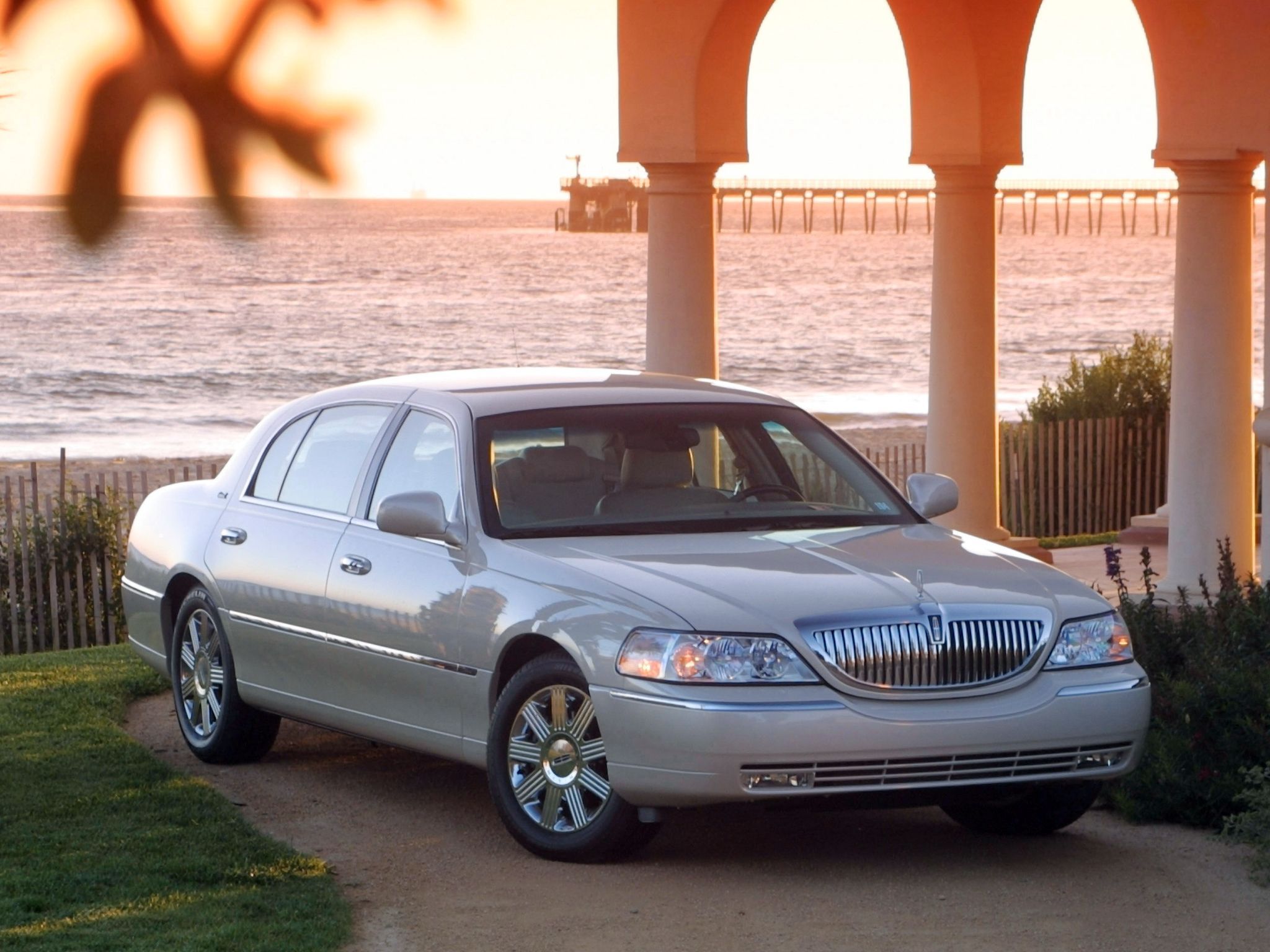 Lincoln Town Car 2003 11. Lincoln Town