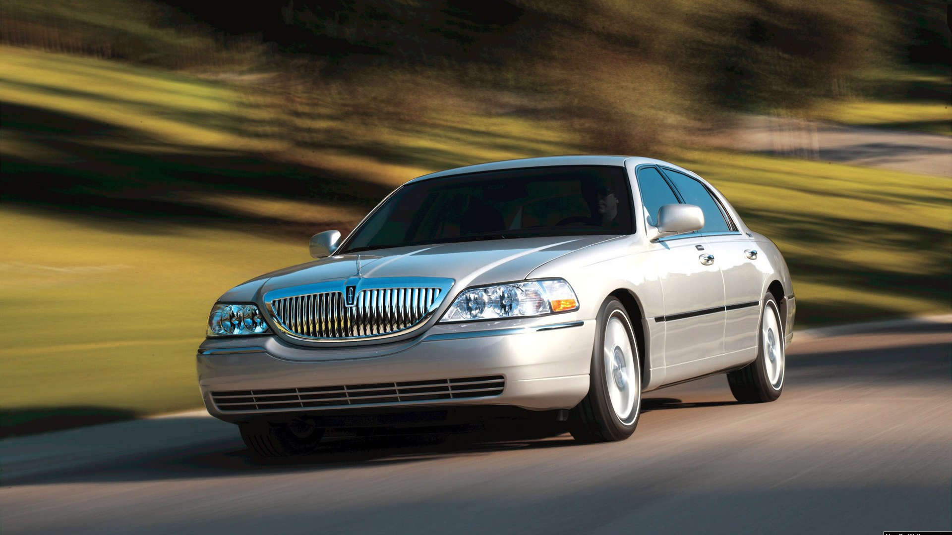 Beautiful car Lincoln Town Car Desktop