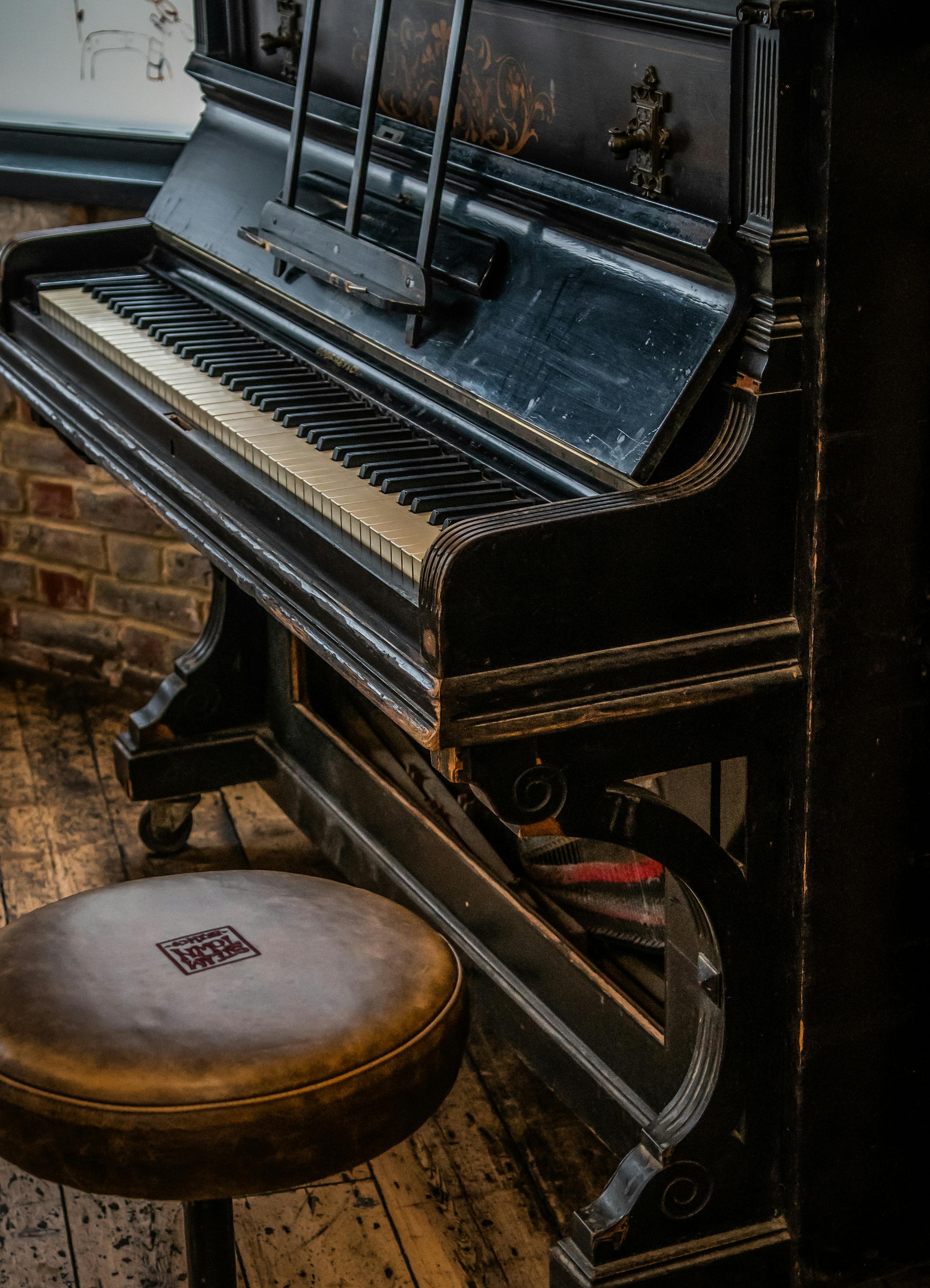 Vintage Piano in Close Up · Free Stock