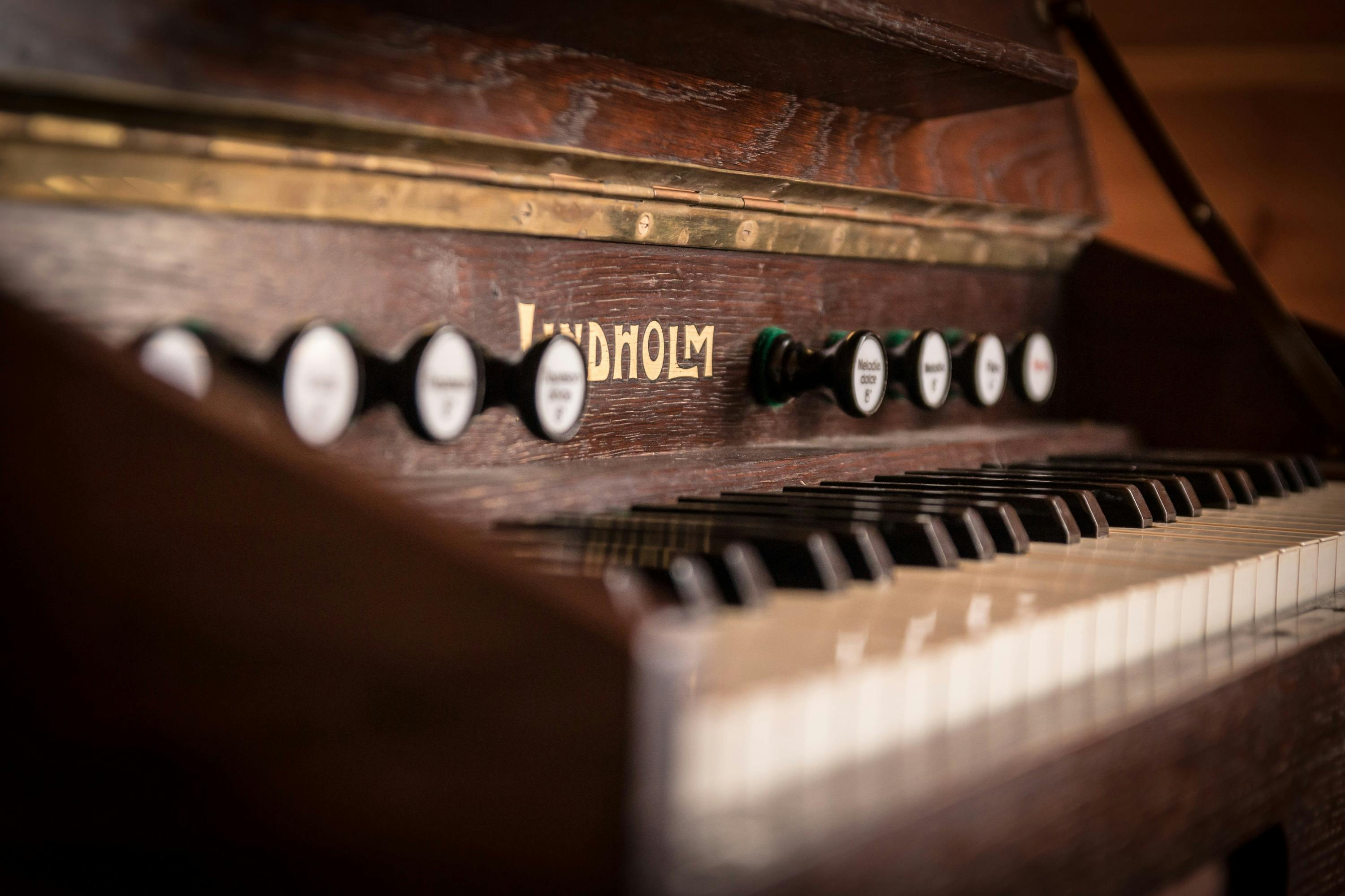 Brown Wooden Piano · Free