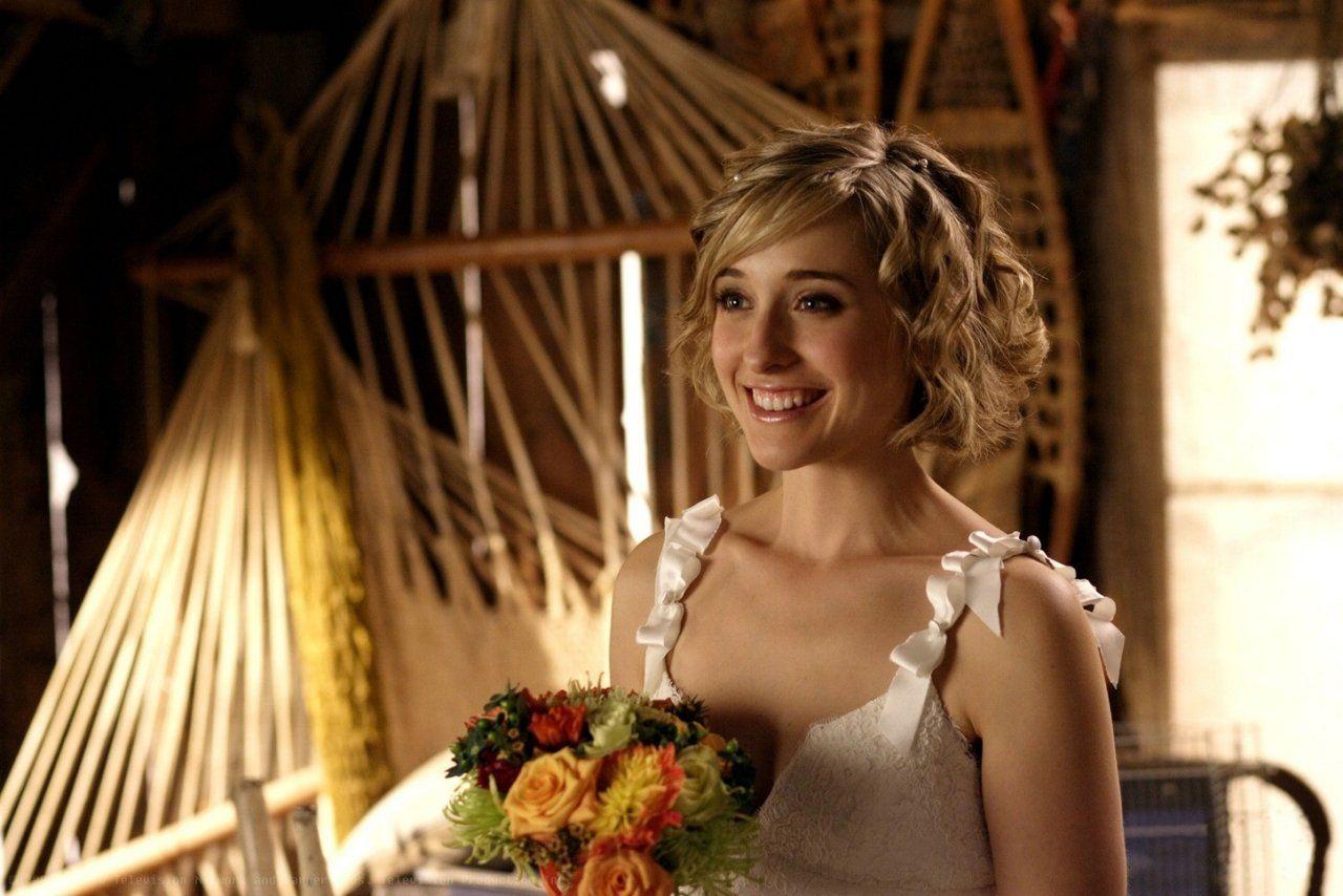 Allison Mack Picture