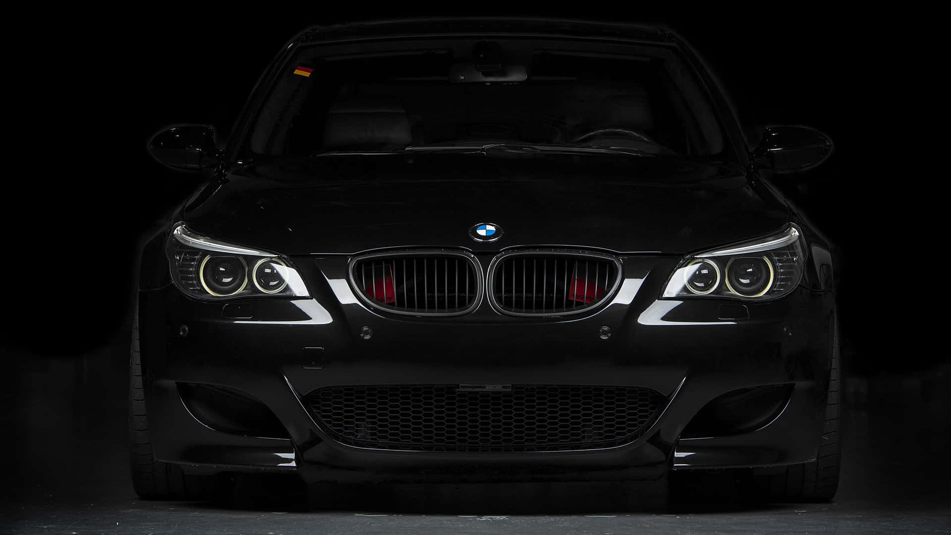 Download BMW Tablet Black M5 Wallpaper