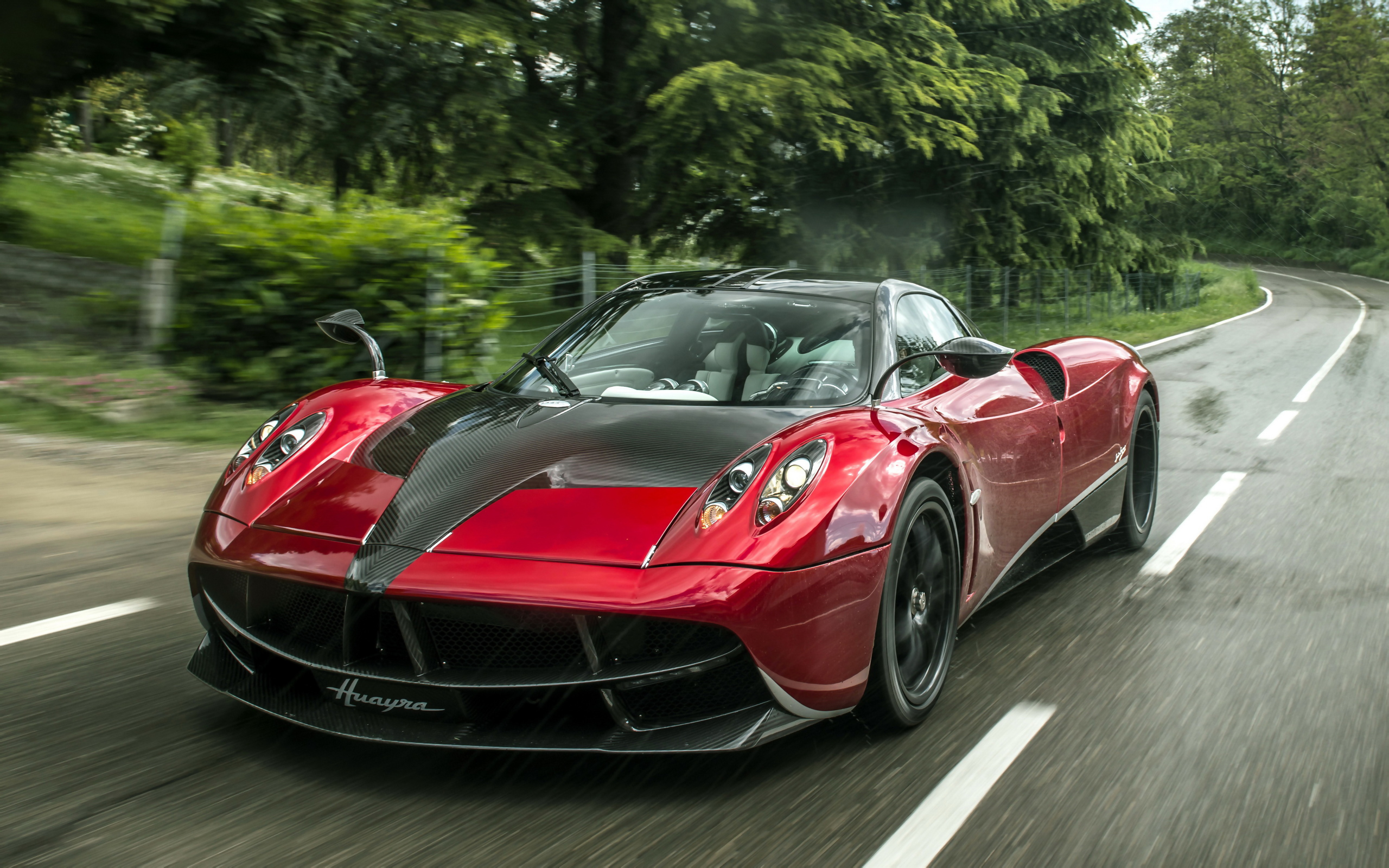 Red Pagani Huayra Wallpaper​