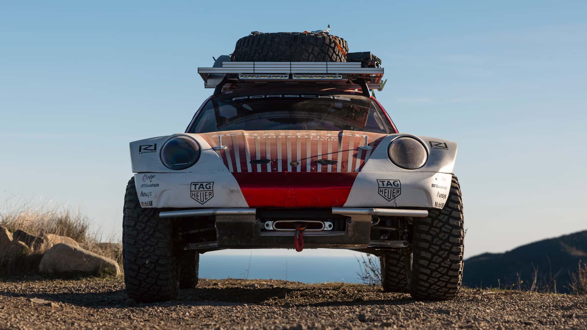 Porsche's Record Breaking 911 Rock Crawler Is Proof Carmakers Can Still Do Cool Things