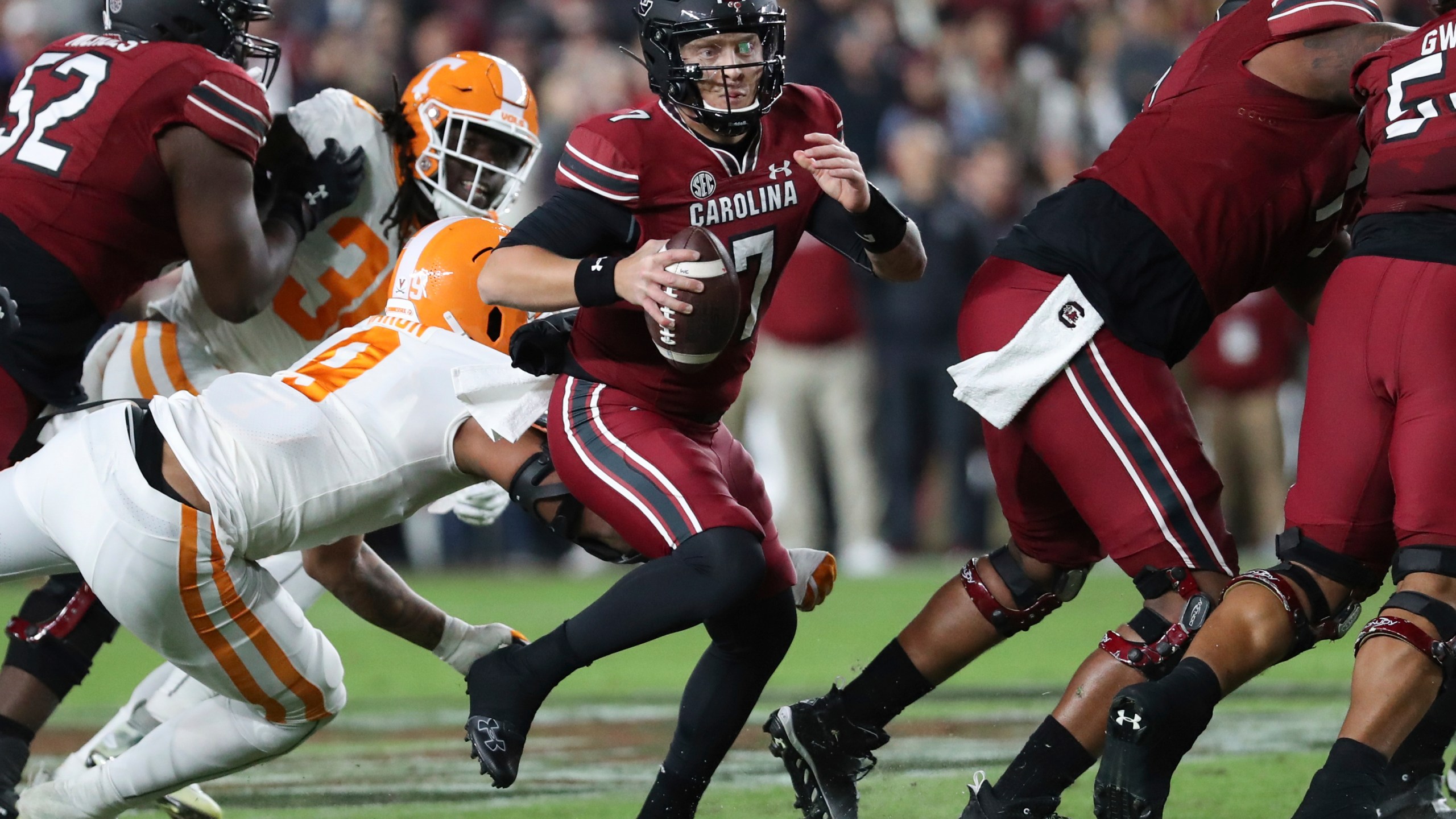 Tennessee 63 38; Hooker Hurt