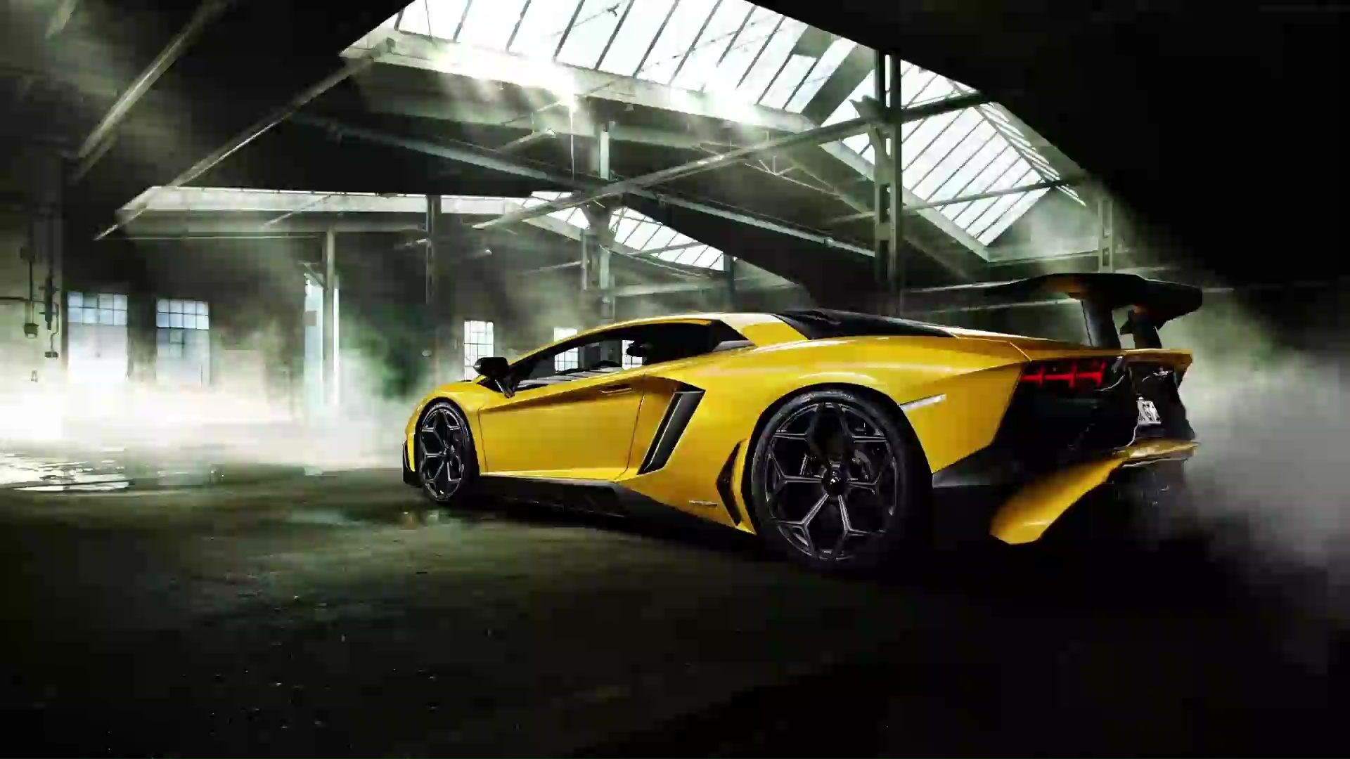 Yellow Lamborghini Aventador Live