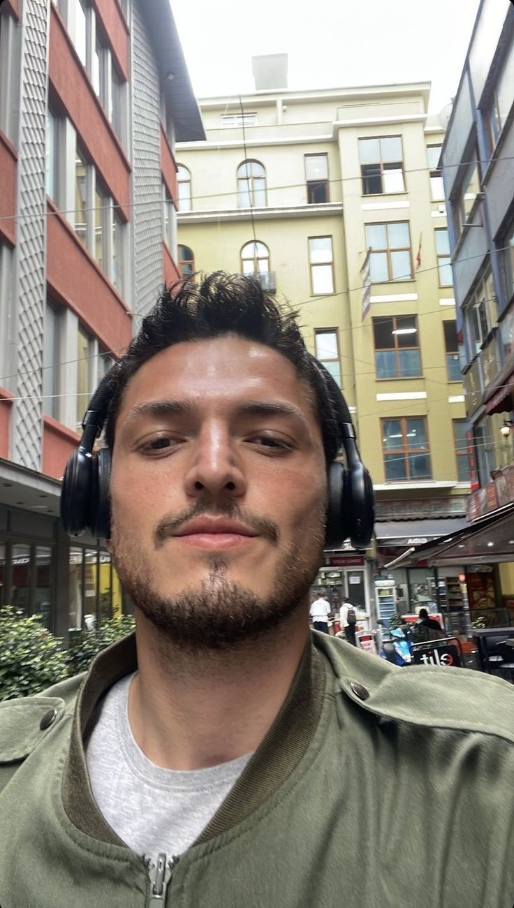 Faruk Aran story. Celebrities, Bts