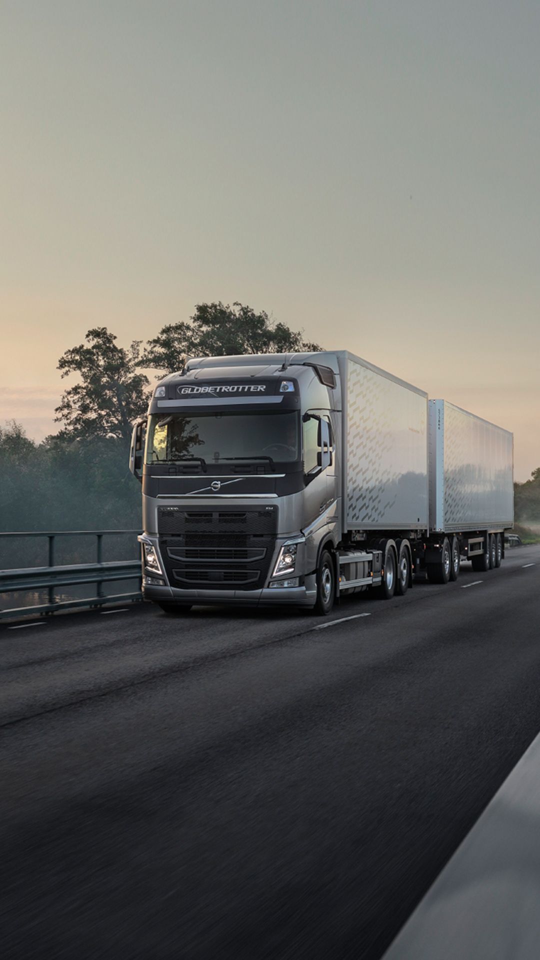 Volvo trucks, Volvo, Mercedes truck