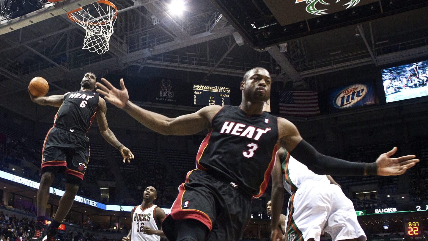 Famous Dwyane Wade And LeBron Alley Oop