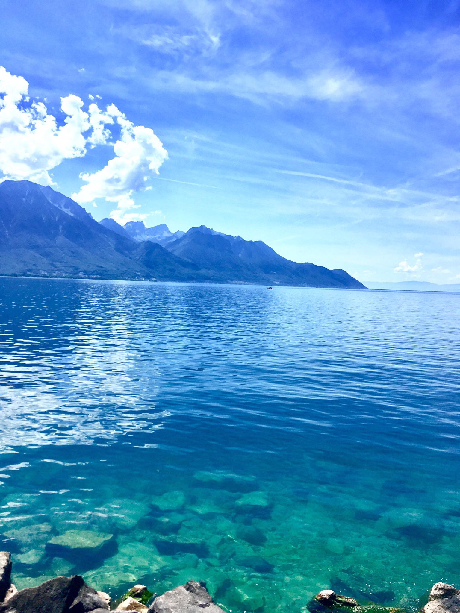 Lake Geneva, Switzerland [OC][3264x2448