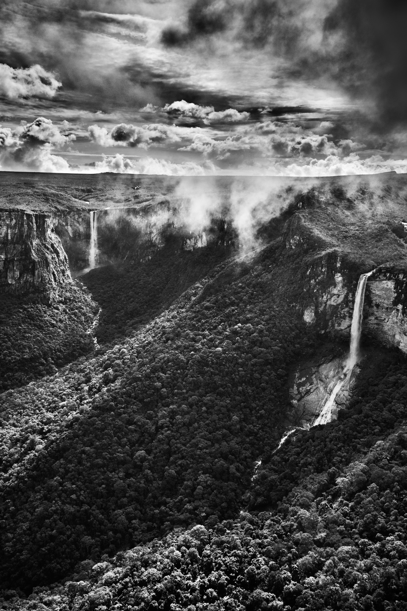 Salgado photographs life in the Amazon