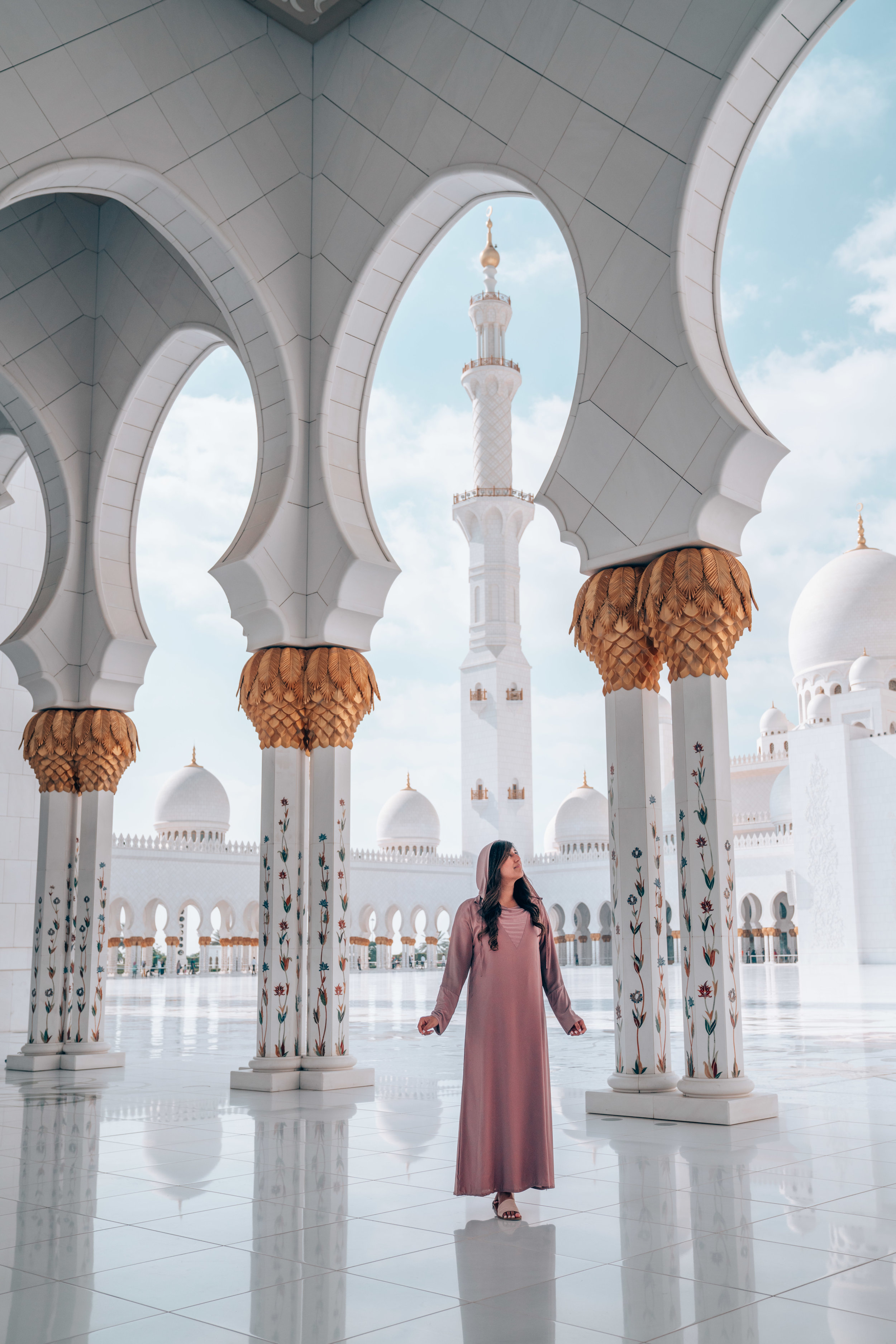 SHEIKH ZAYED MOSQUE IN ABU DHABI