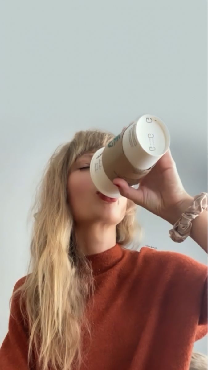 Taylor Swift Fall Autumn Wallpaper