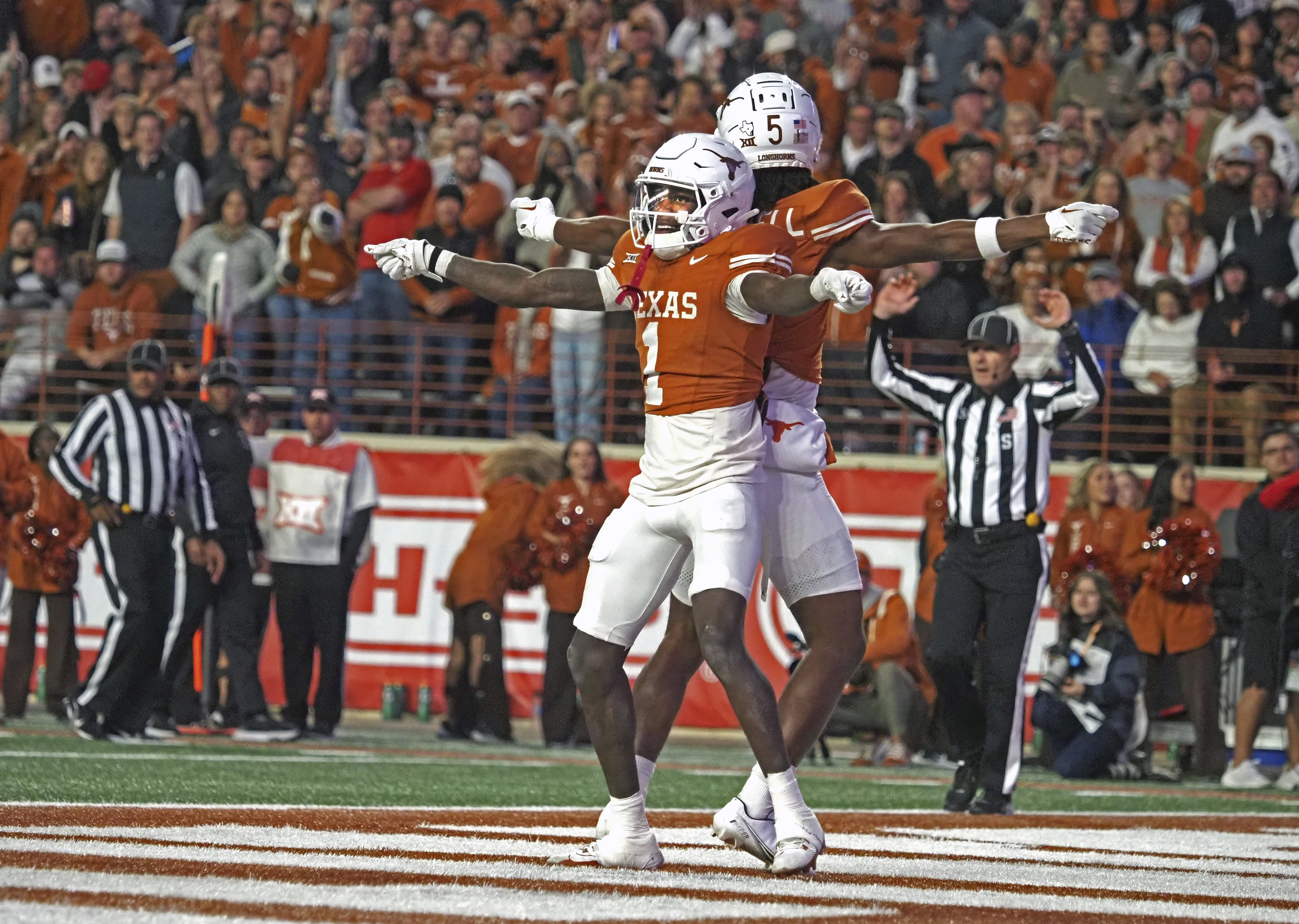 Texas WR Xavier Worthy available