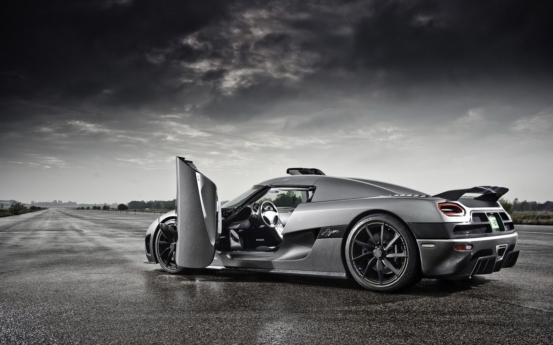 Download Vehicle Koenigsegg HD Wallpaper