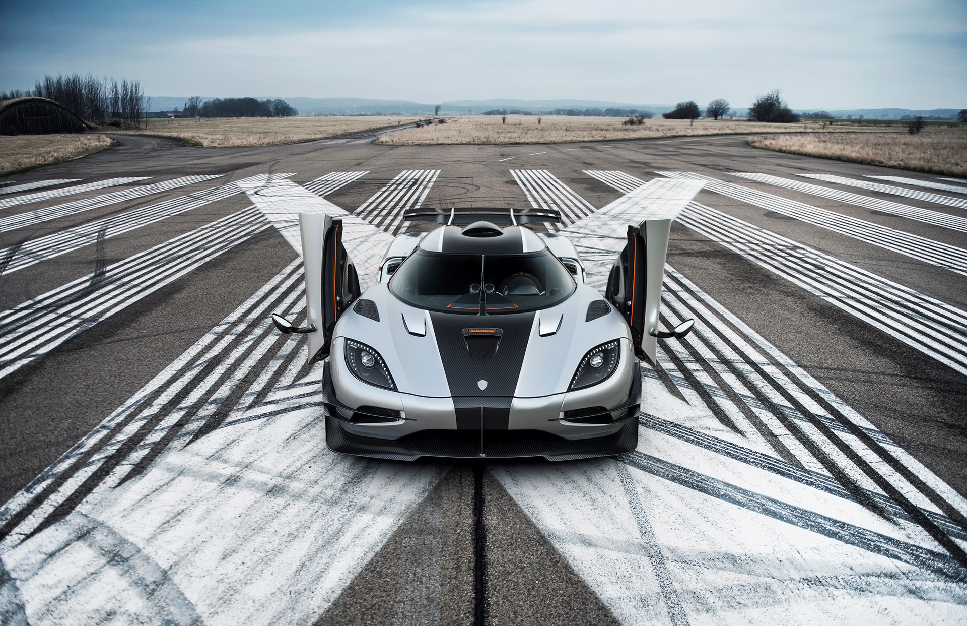 Download Koenigsegg One:1 wallpaper