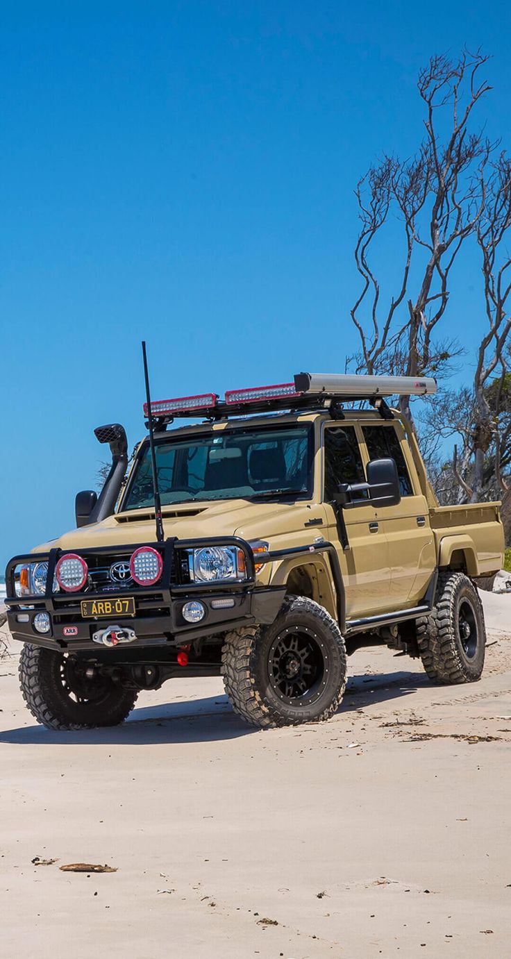 Toyota Land Cruiser 79 Wallpaper