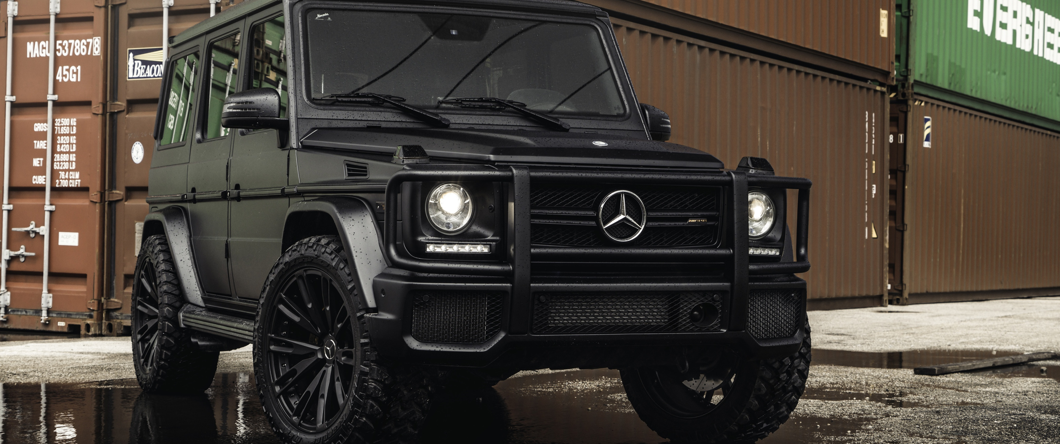 Wallpaper Mercedes Benz, Container