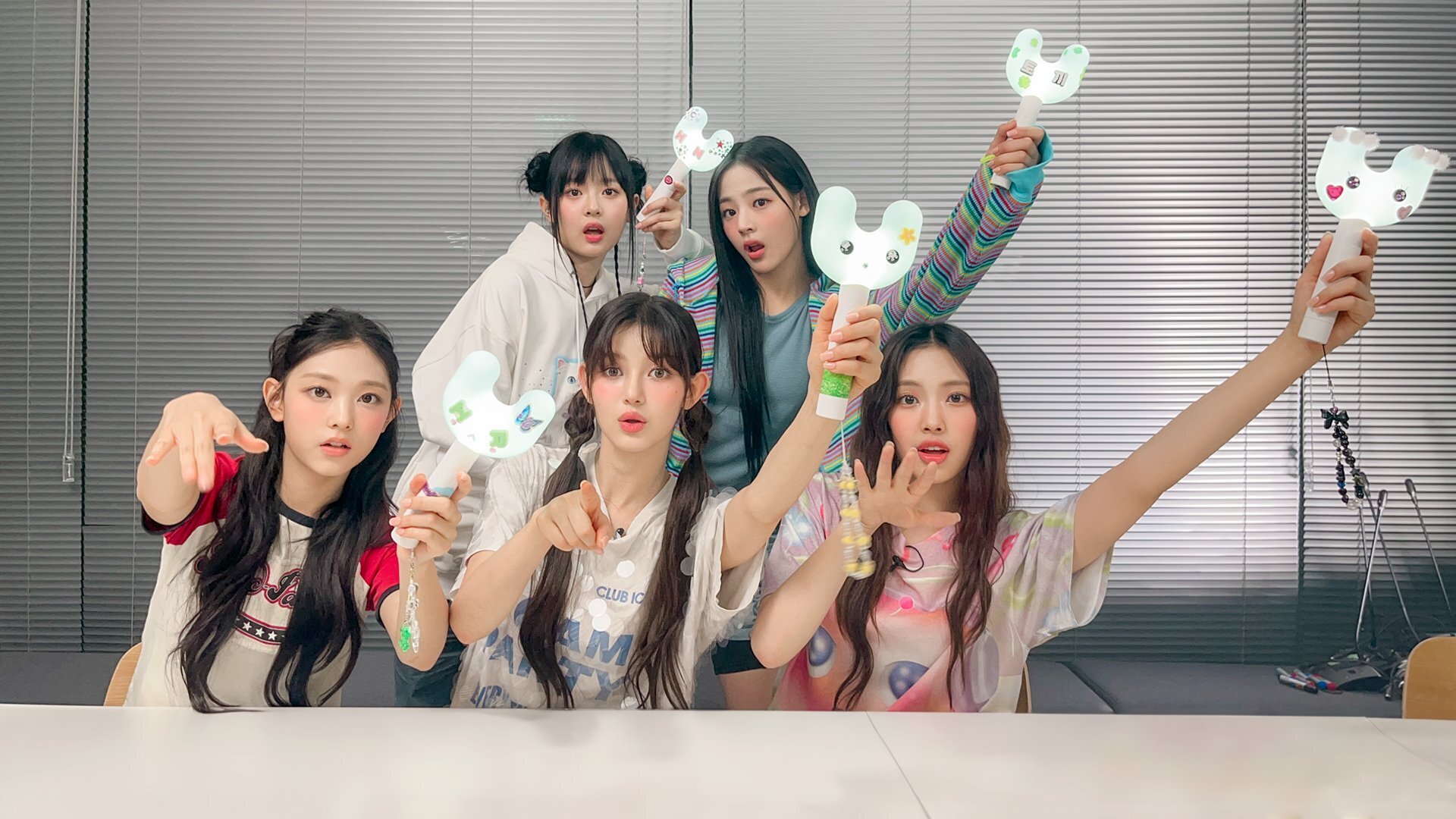 NewJeans Twitter Update