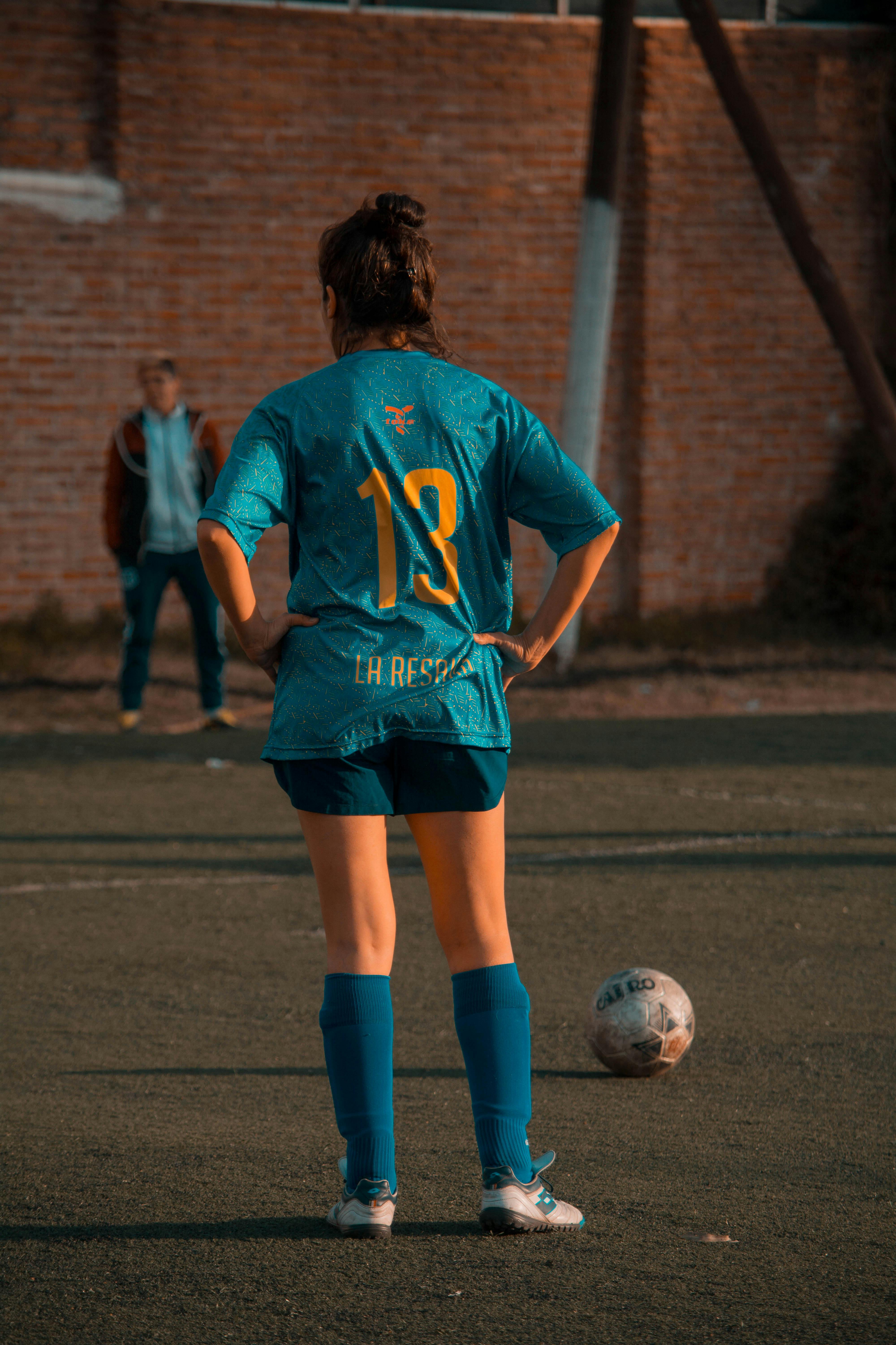 Soccer Player & HD Image