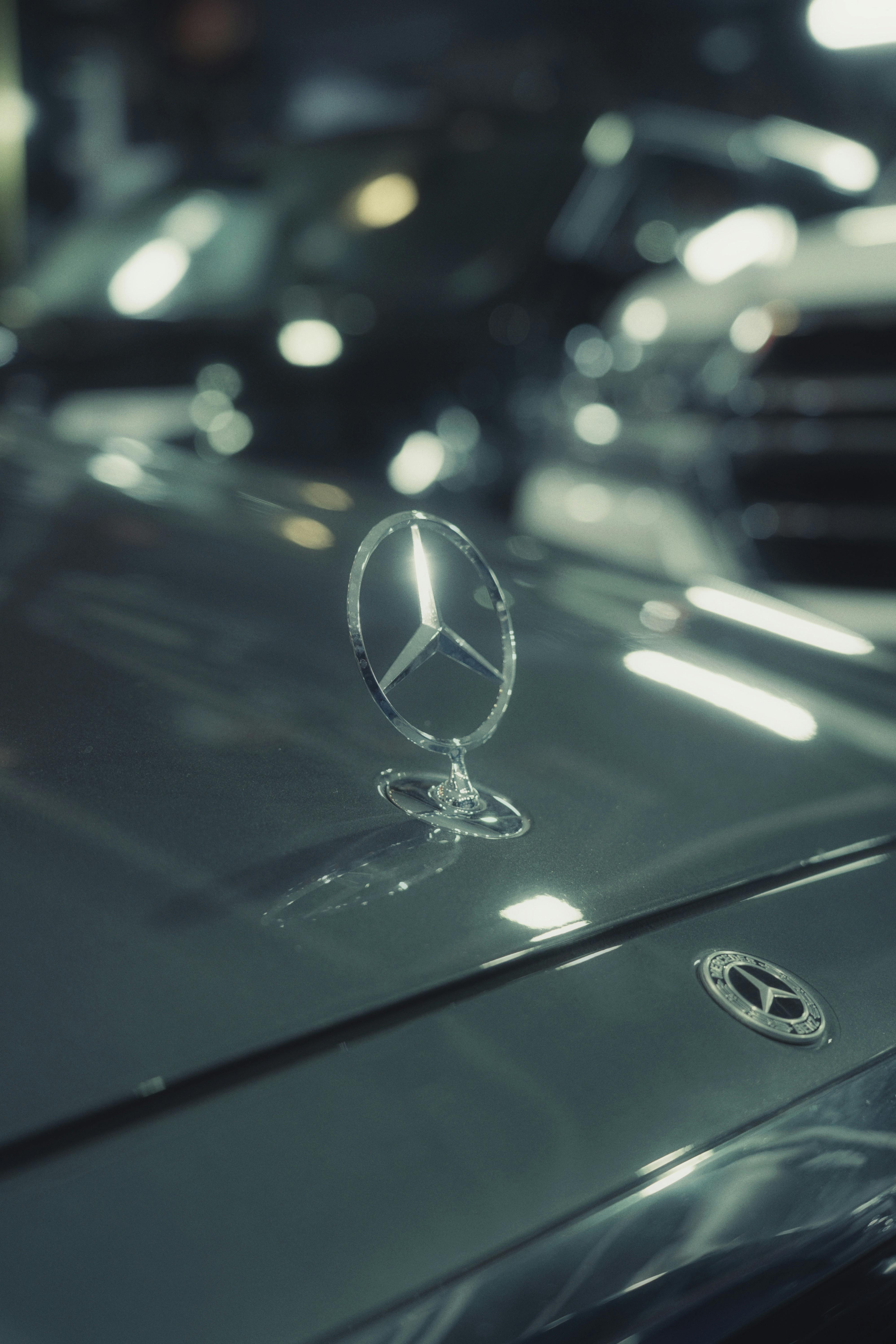 Mercedes Benz Logo On Car · Free Stock