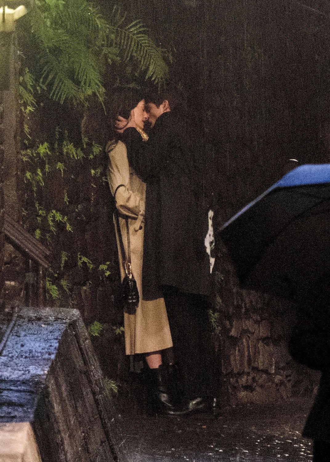 Anne Hathaway kisses Nicholas Galitzine