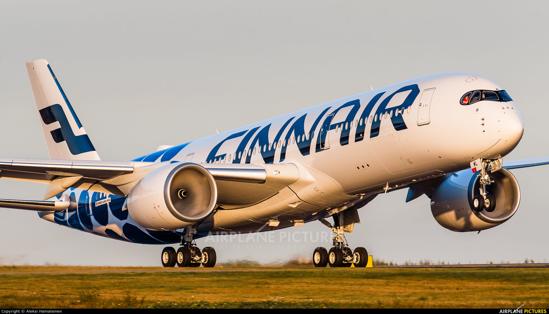 OH LWL Airbus A350 900 At