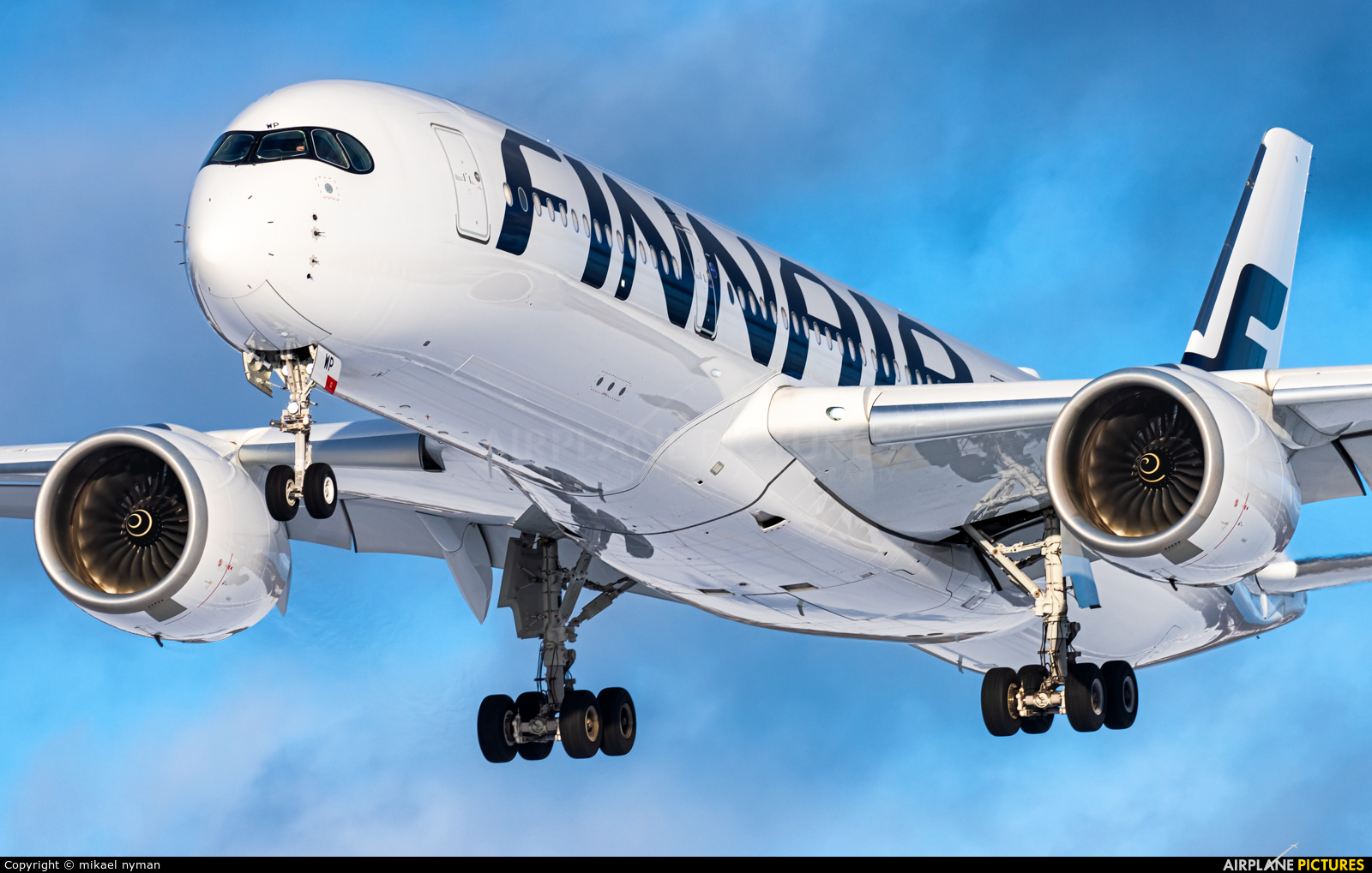 OH LWP Airbus A350 900 At