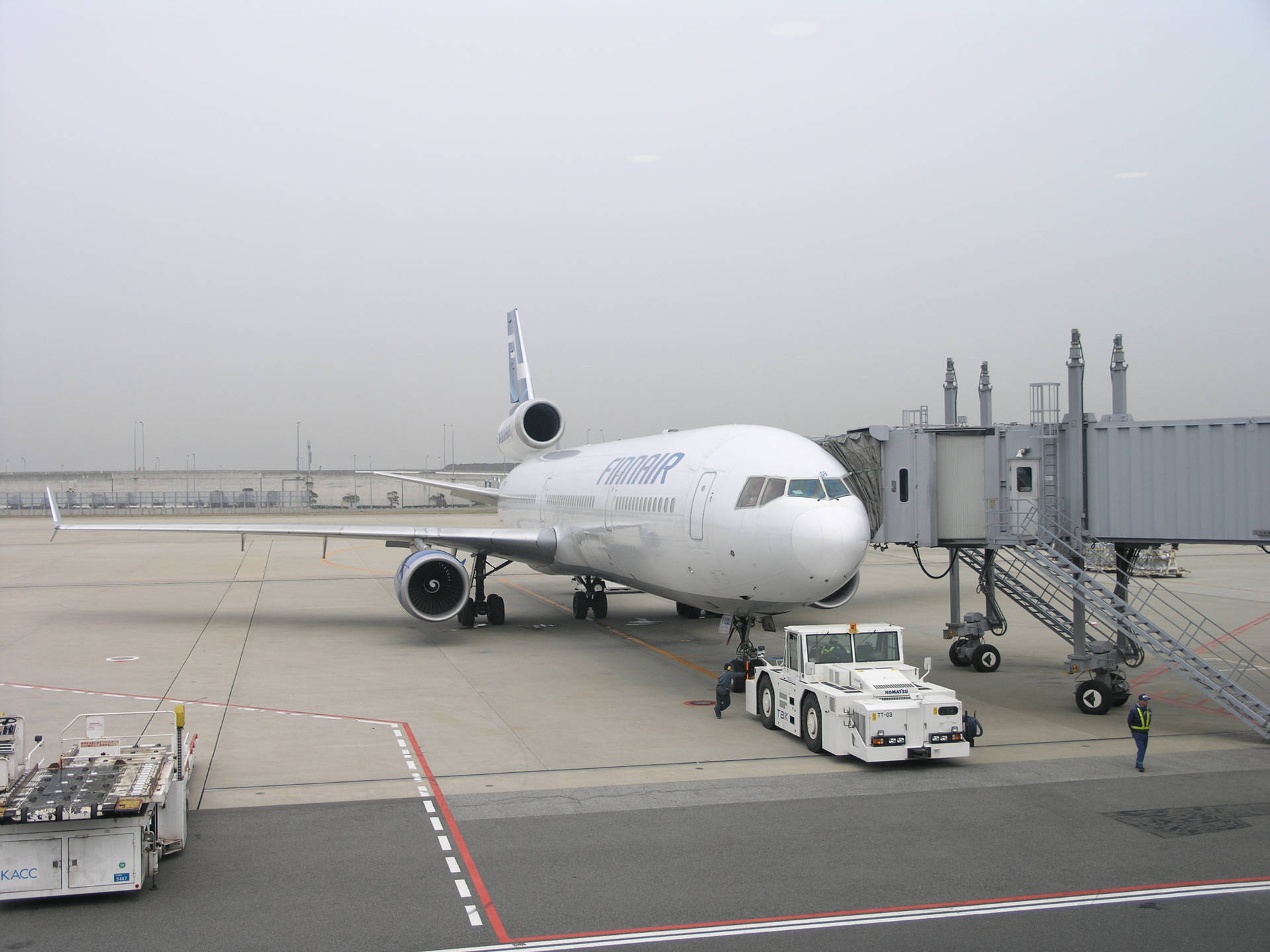 Download Jet Bridge Finnair Wallpaper