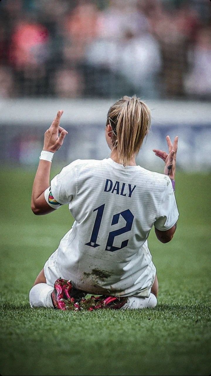 Rachel Daly. Futbol femenino, Futbol