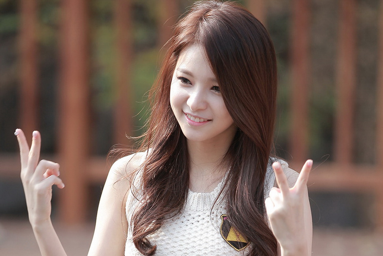 Free Korean Girl Group 4K Wallpaper & Desktop HD Background for PC
