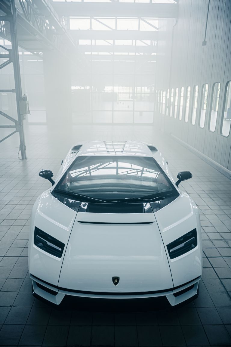 2022 Lamborghini Countach LPI 800 4