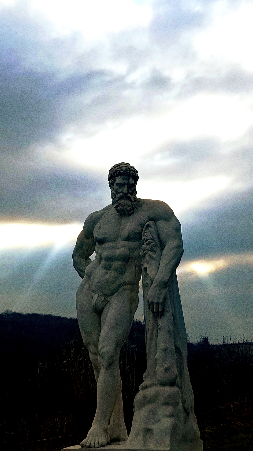 Hercules statue near me.Wallpaper
