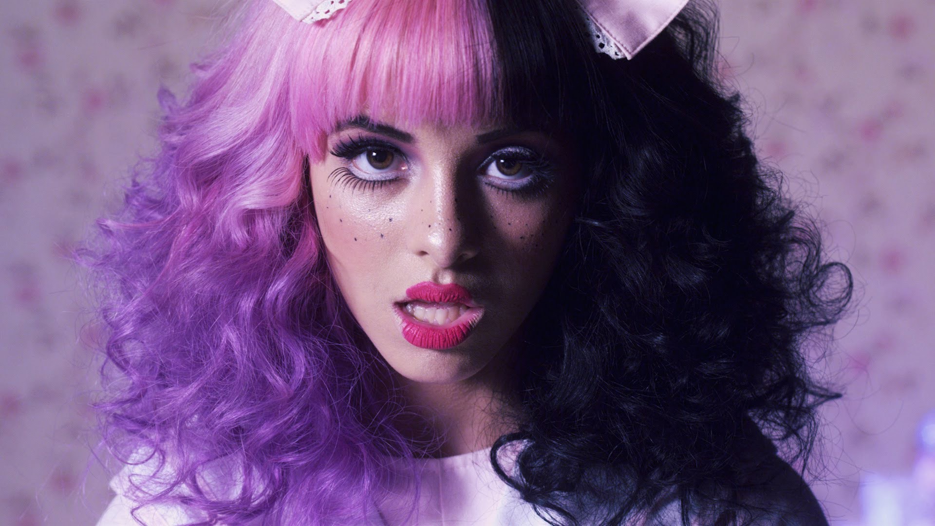 Wallpaper singer, Melanie Martinez