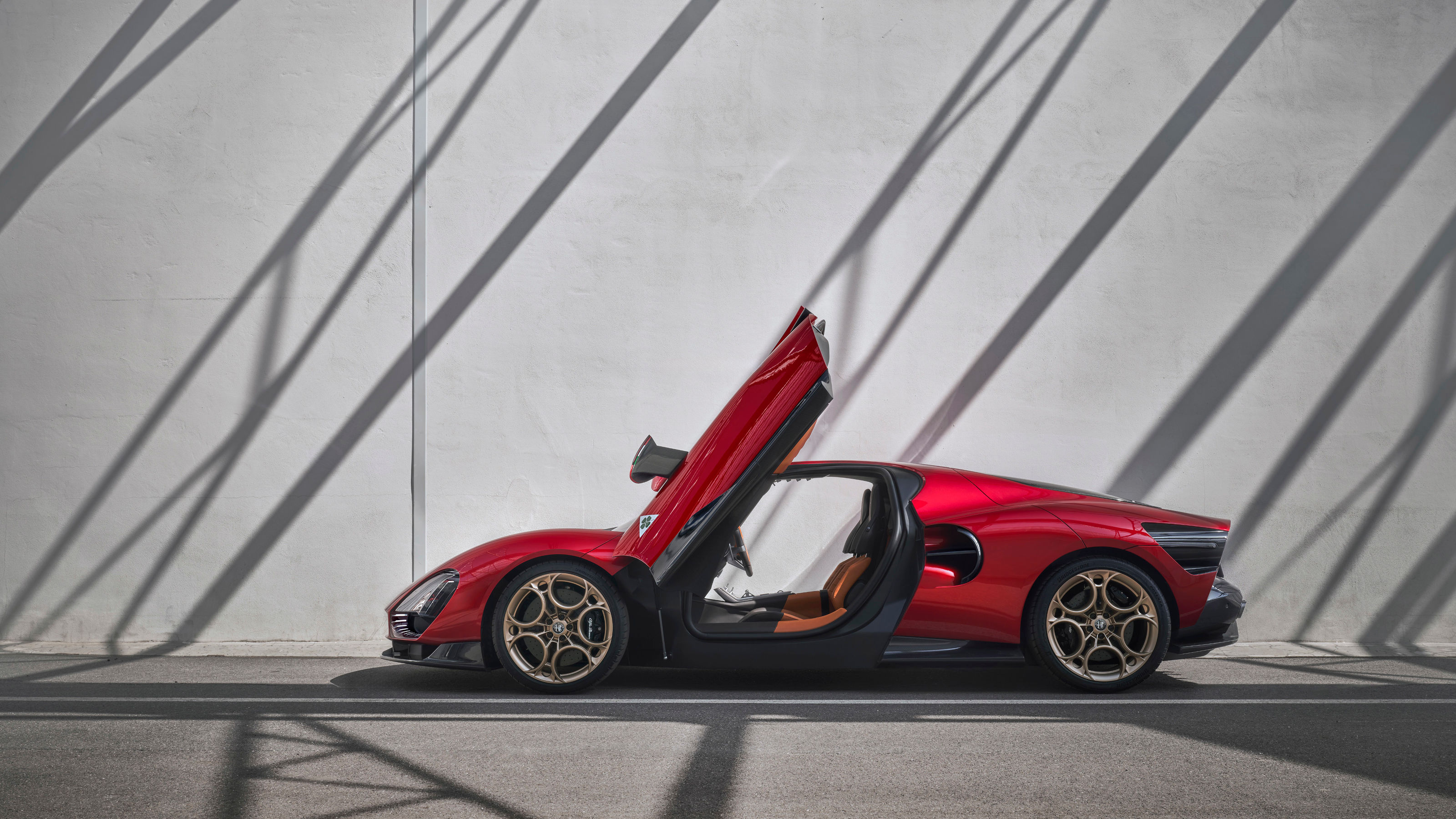 Alfa Romeo 33 Stradale, a strictly