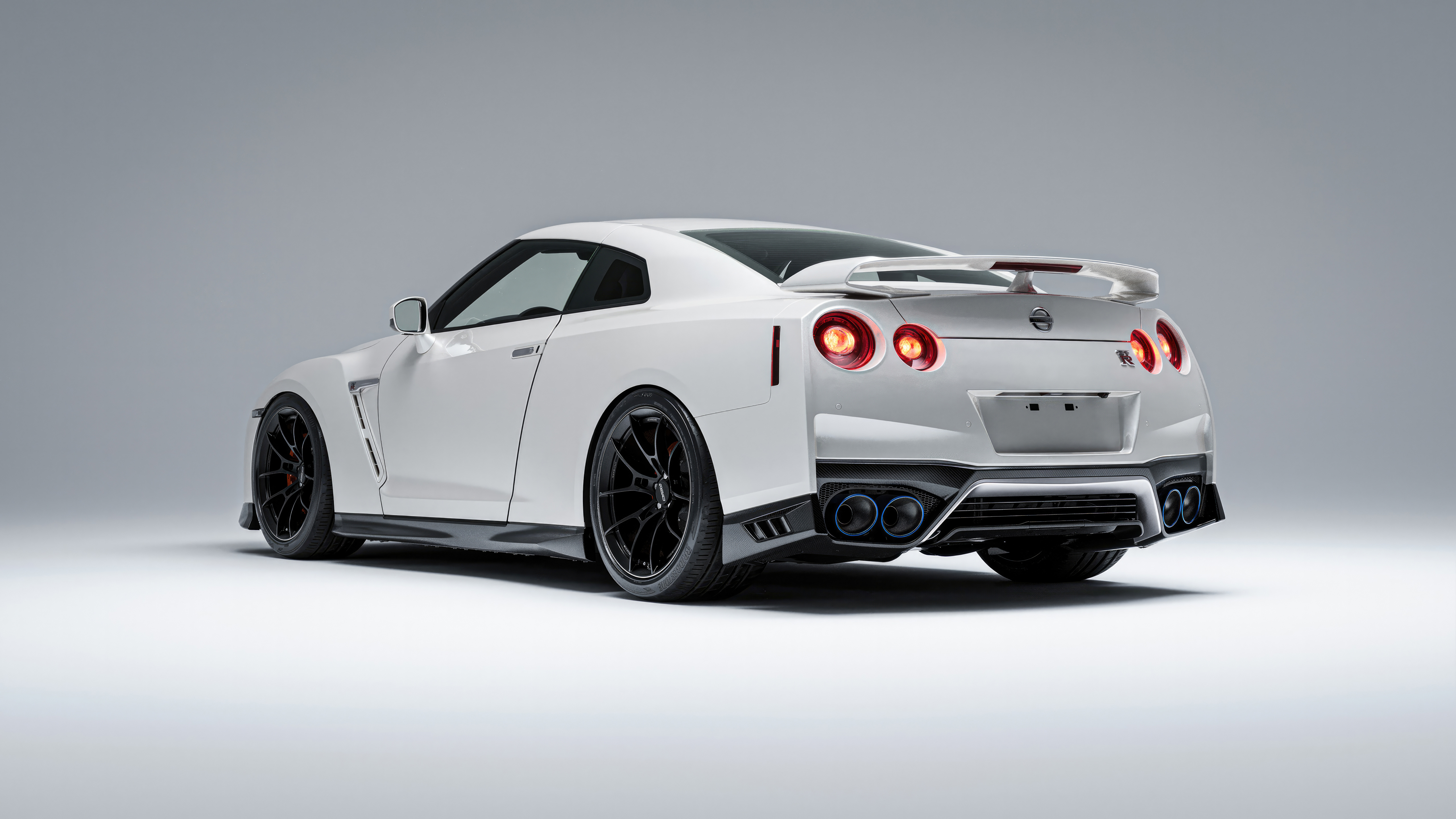 Godzilla White Nissan Gtr Rear 5k